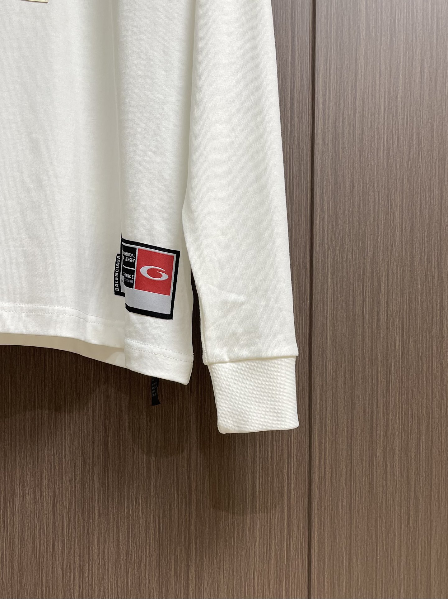 balenciaga 2025FW秋冬新款篮球系列超曼联名01号球衣长袖T恤，衣橱必备单品，都采用了运动