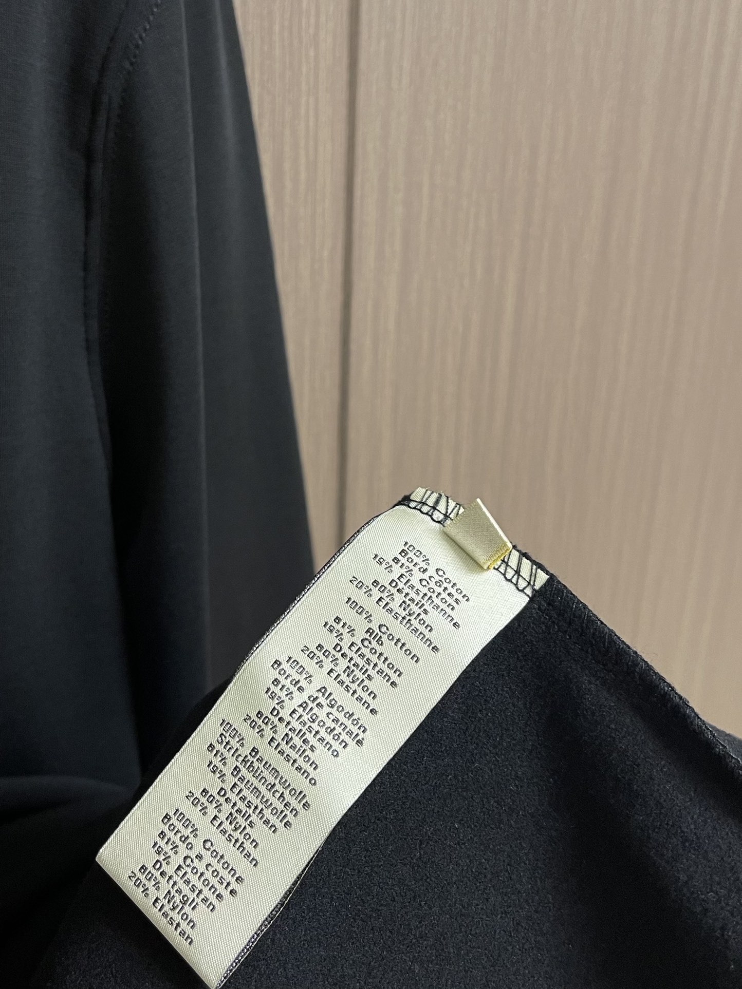 HERMES 2025SS秋冬圆领长袖T恤，氨丝光磨毛，时尚logo拼皮！氨面料上身舒适爽滑，纯棉精梳加