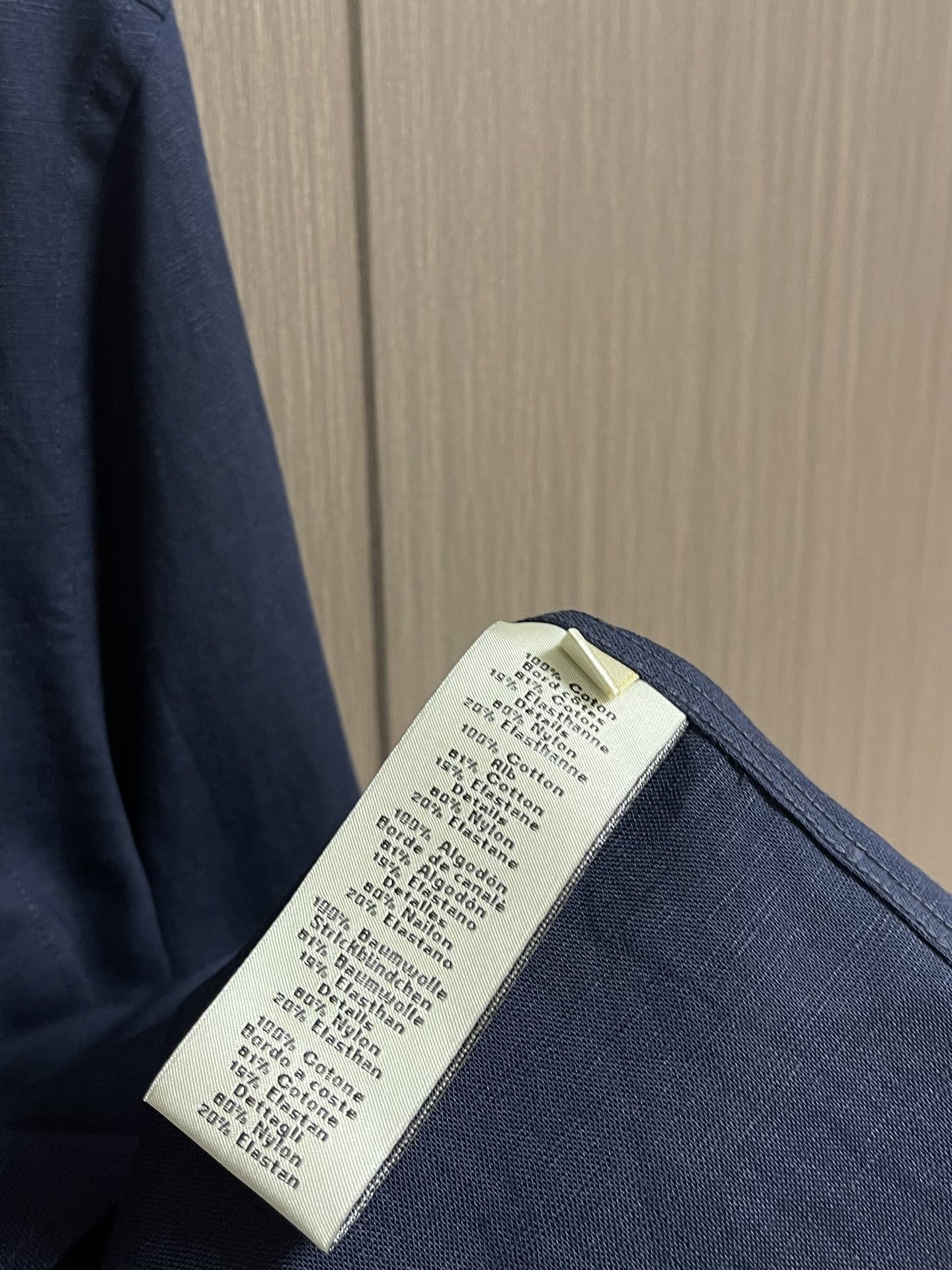 Hermes 2025ss秋季新款天然亚麻材质休闲长袖衬衫 合体的剪裁 五金辅料全品相 面料采用天然亚麻