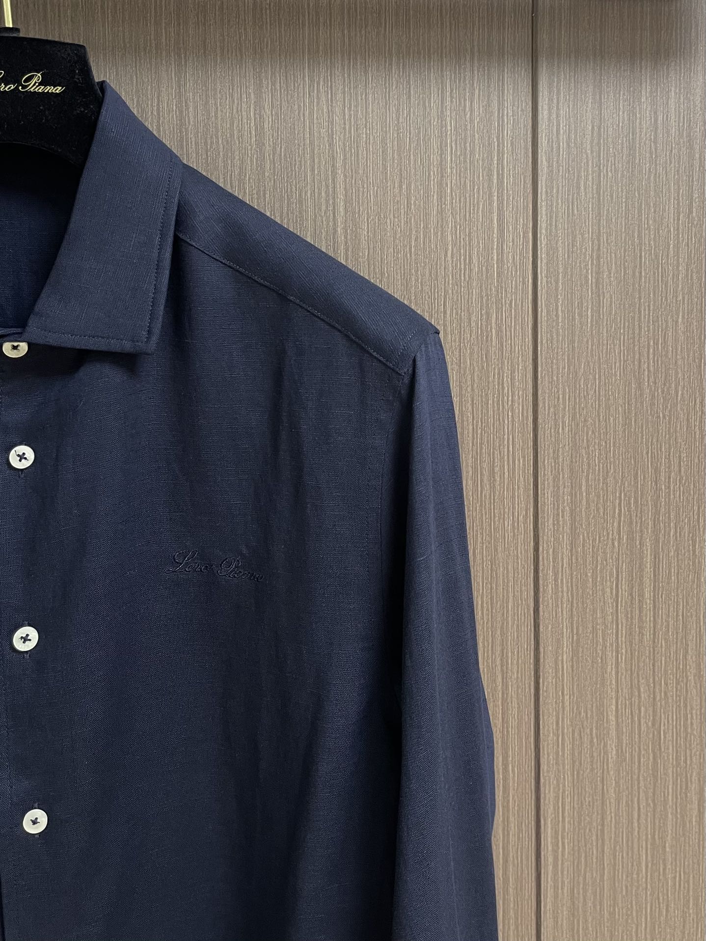 lP🆕 Loro Piana 2025ss秋季全品相订单，商务通勤 天然亚麻材质休闲衬衫，合体的剪裁 五