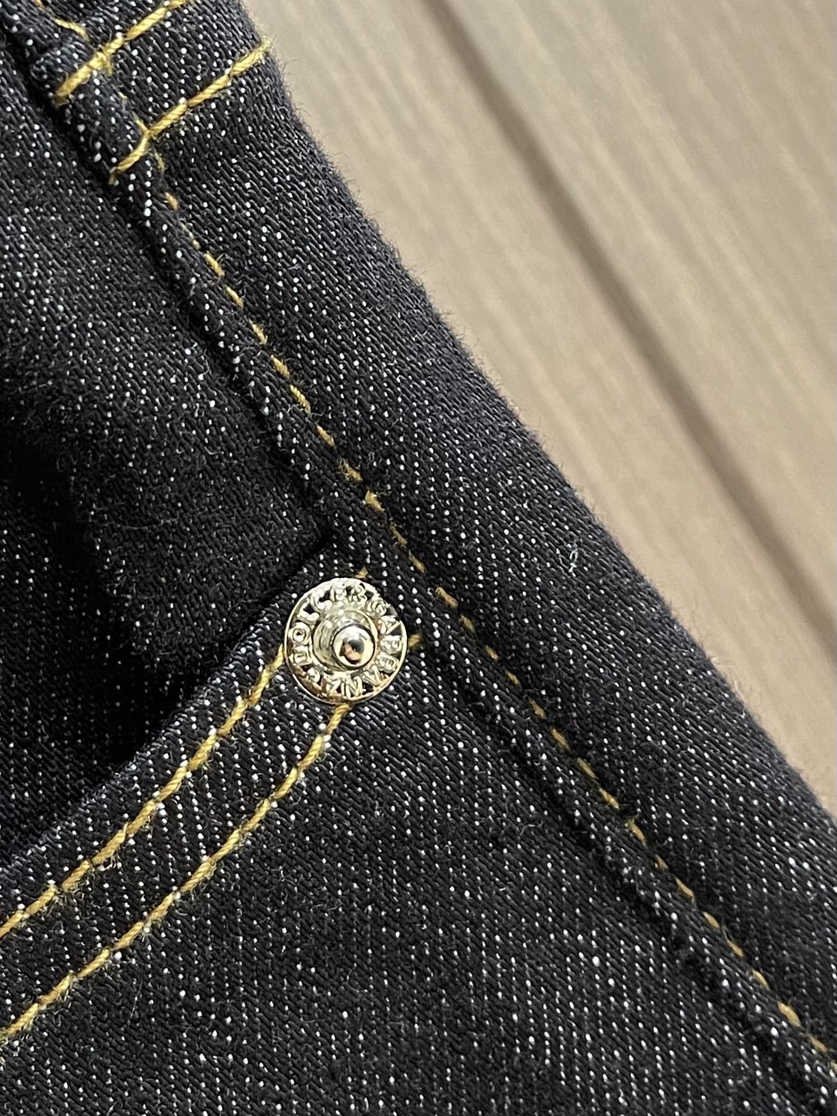 DG 2025ss春夏新品水洗男士休闲牛仔裤，腔调感极强的一款牛仔裤，都是时尚是个轮回，那么于牛仔类别而