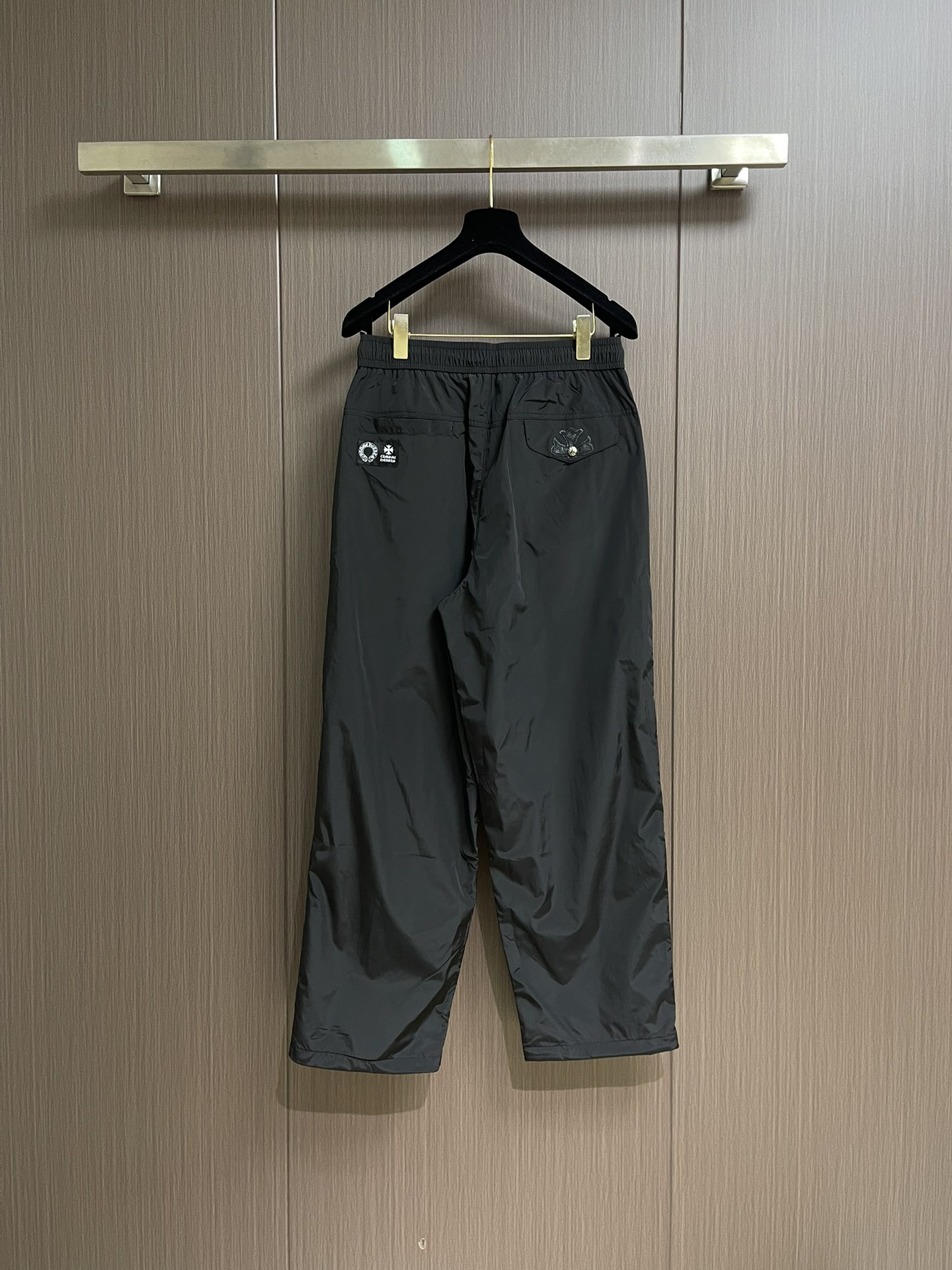 CH 克罗心重磅伞兵裤拼皮十字架 定制克罗心五金 宽松慵懒版型，定织定染需要正面先做碳磨再做磨毛处理 穿