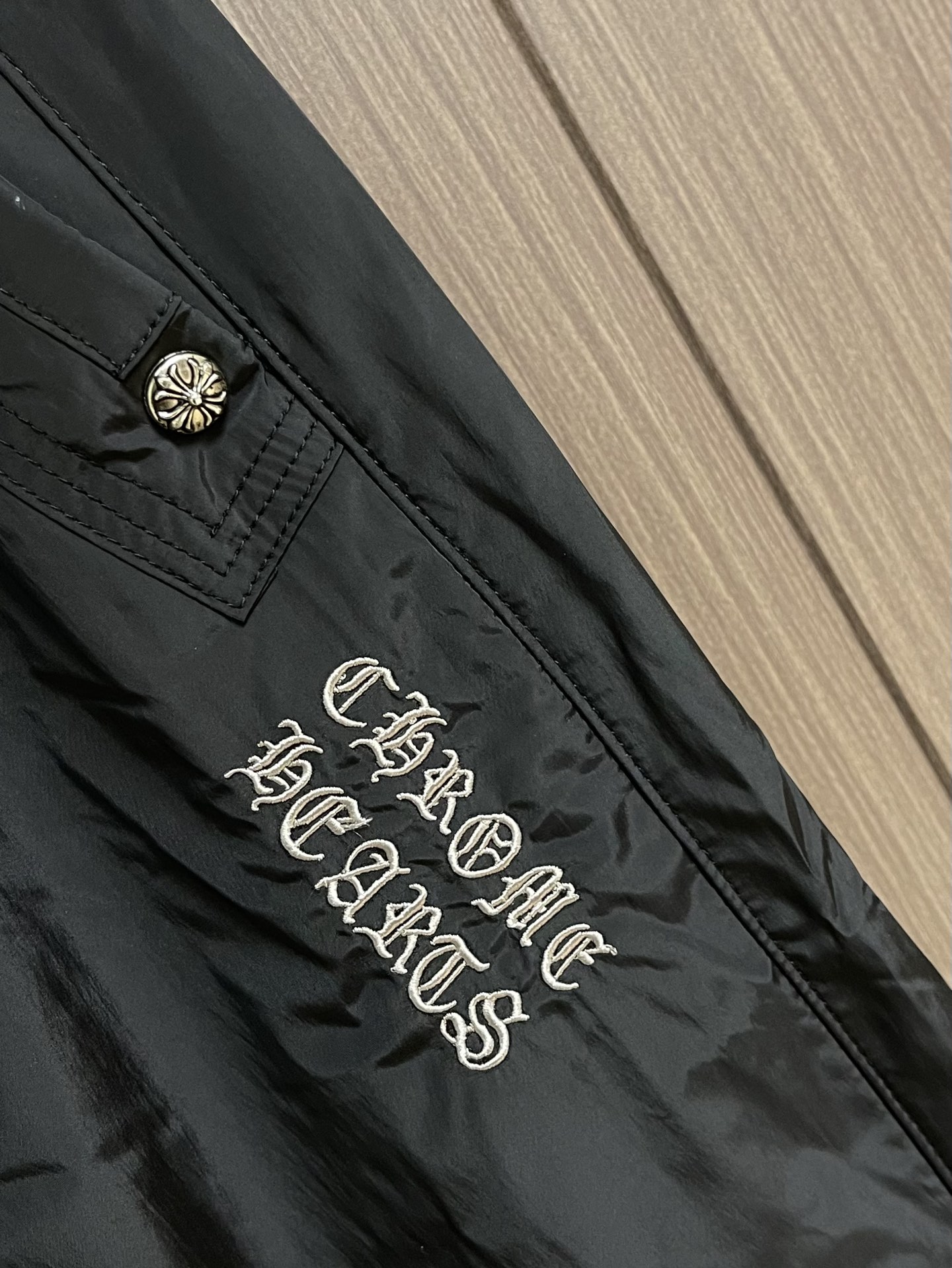 CH 克罗心重磅伞兵裤拼皮十字架 定制克罗心五金 宽松慵懒版型，定织定染需要正面先做碳磨再做磨毛处理 穿