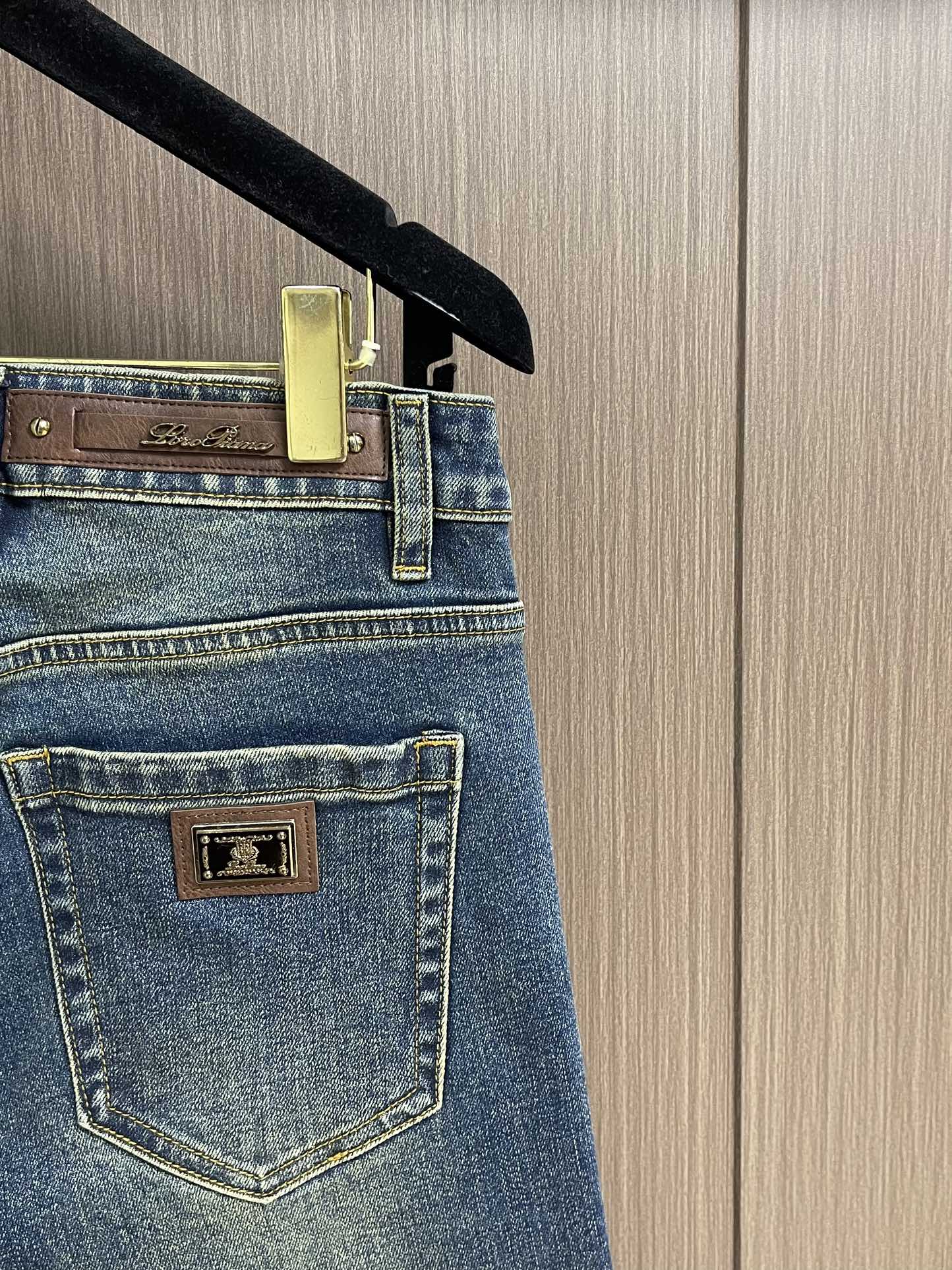 lP🆕 LoroPiana 2025ss秋冬新款卷边牛仔裤，好穿不挑身材，在搭配上没有太多的限制 随意简
