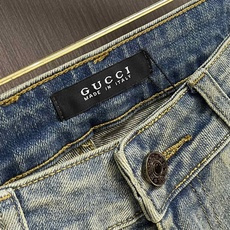 GUCCI 2025AW 秋冬款 全品相订单!老花拼接经典五袋款男士小直筒牛仔裤 腰际老花点缀的设计 很 GUCCI 2025AW 秋冬款 全品相订单!老花拼接经典五袋款男士小直筒牛仔裤 腰际老花点缀的设计 很