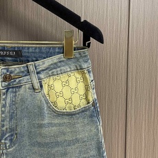 GUCCI 2025AW 秋冬款 全品相订单!老花拼接经典五袋款男士小直筒牛仔裤 腰际老花点缀的设计 很 GUCCI 2025AW 秋冬款 全品相订单!老花拼接经典五袋款男士小直筒牛仔裤 腰际老花点缀的设计 很