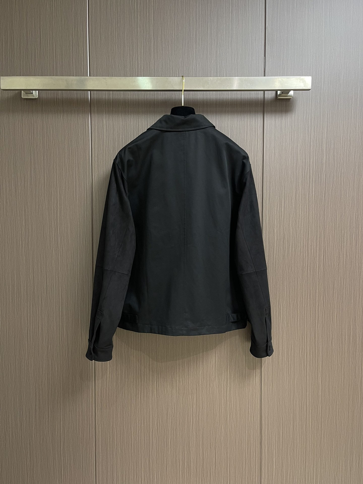 Dior 拉链短夹克，黑色棉质混纺缎面和羊皮革 Christian DiOr Paris 标签，这款短夹