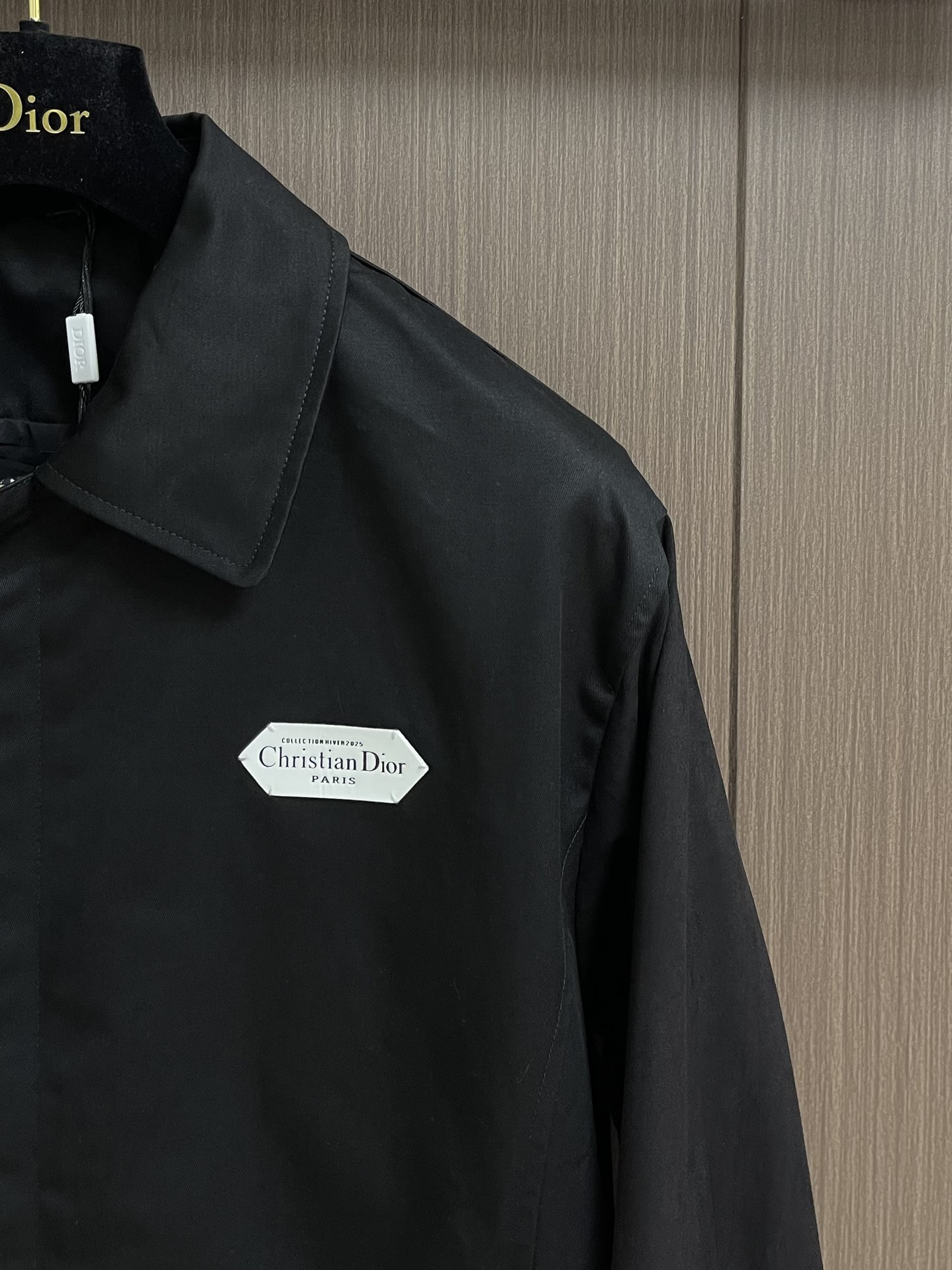 Dior 拉链短夹克，黑色棉质混纺缎面和羊皮革 Christian DiOr Paris 标签，这款短夹