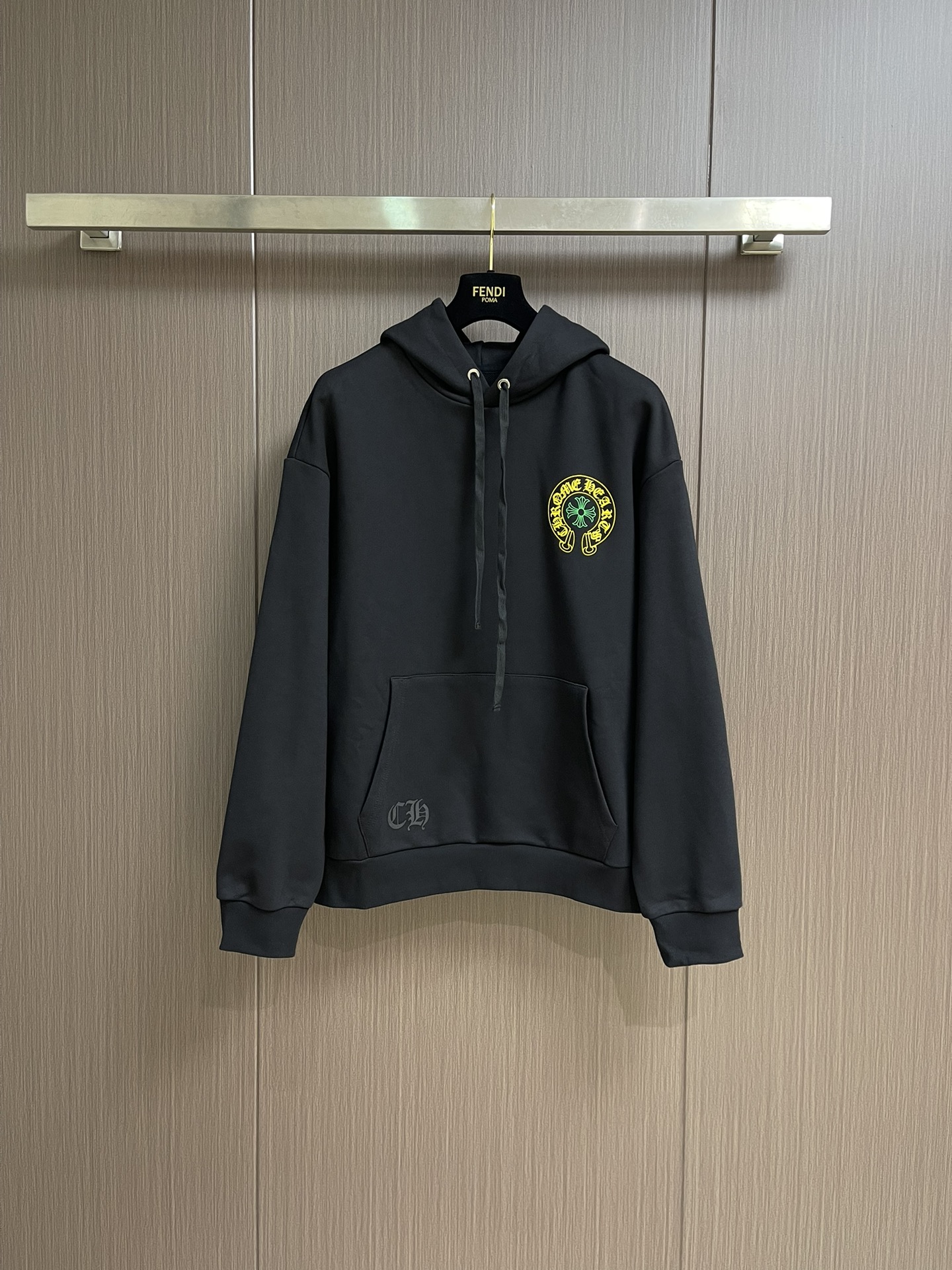 NO:528057,CH Come Hearts 2025FW Beijing limited printed hooded sweatshirt jacket, high gram weight, high density and high quality, soft and delicate wool, soft and smooth, warm and skin-friendly, excellent warm and skin-friendly, fixed and dyeing without color difference, whether fabric or workmanship details, crush the ordinary version on the market, auxiliary materials are customized, full of details, Size S-XL,,hoodie, sweatshirts, jackets & coats,hats,alexander wang19860909CH Come Hearts 2025FW 北京限定印花连帽卫衣外套,高克重高密度高品质 毛料柔软细腻亲肤 触感软糯丝滑 保暖性亲肤性极佳定织定染无色差 无论面料还是做工细节 碾压市面普通版本 辅料均为定制 细节满满 尺码S-XL,,hoodie,sweatshirts,jackets & coats,hats,alexander wang,Men's clothing