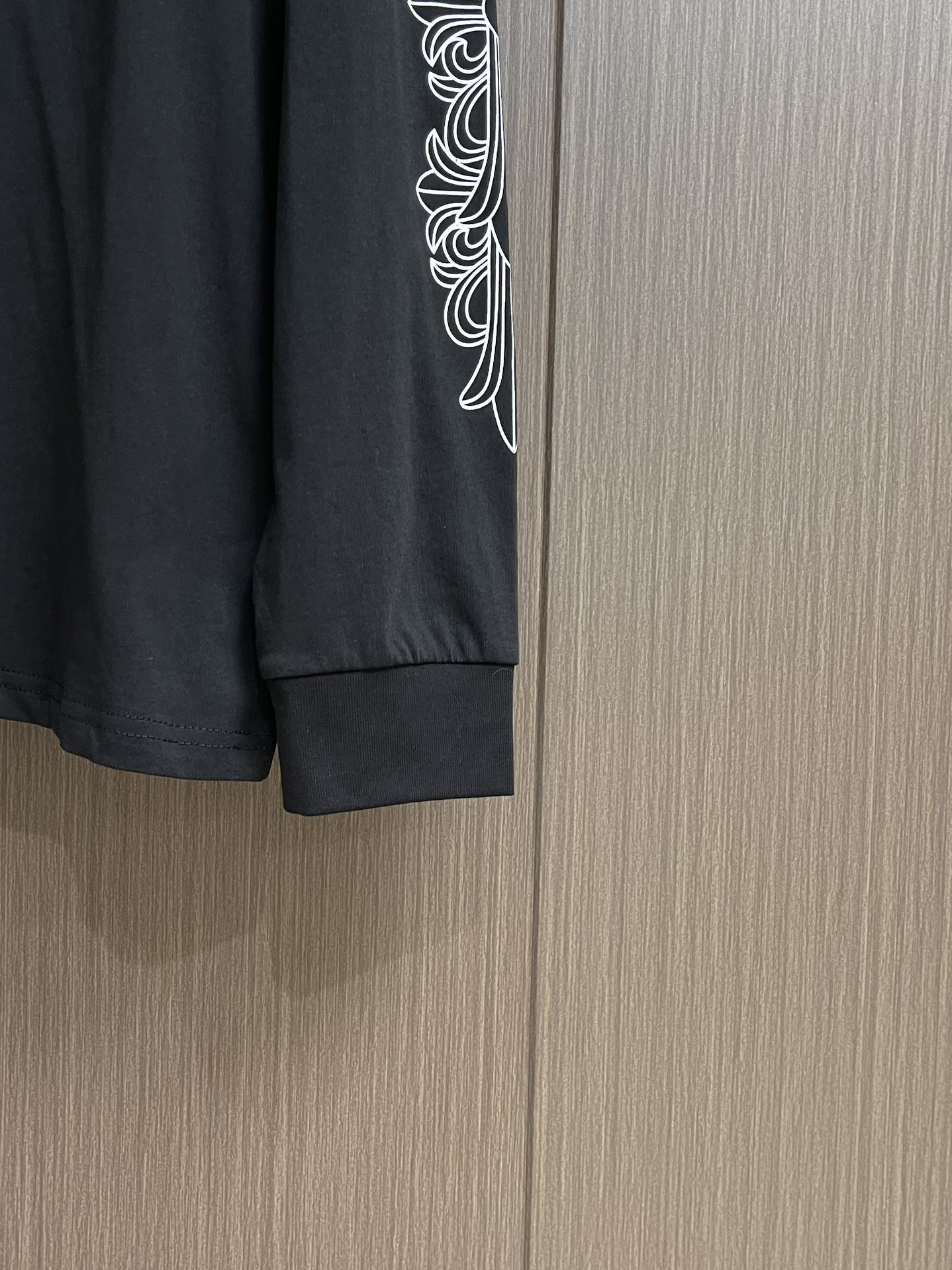 Come hearts CH 克罗心涂鸦字母限定梵文印花长袖T恤，领口袖口高克重螺纹，面料定织定染280