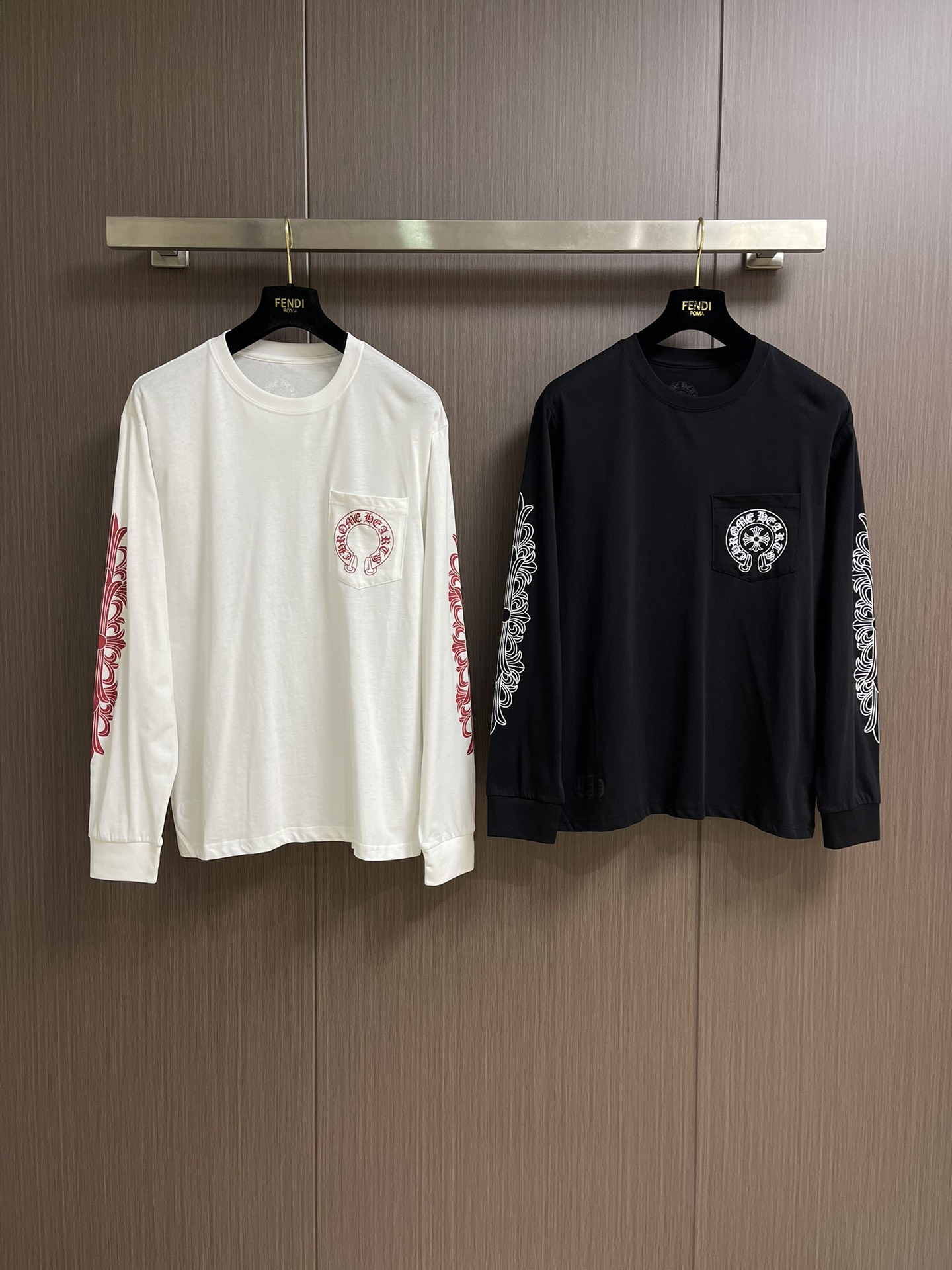 Come hearts CH 克罗心涂鸦字母限定梵文印花长袖T恤，领口袖口高克重螺纹，面料定织定染280