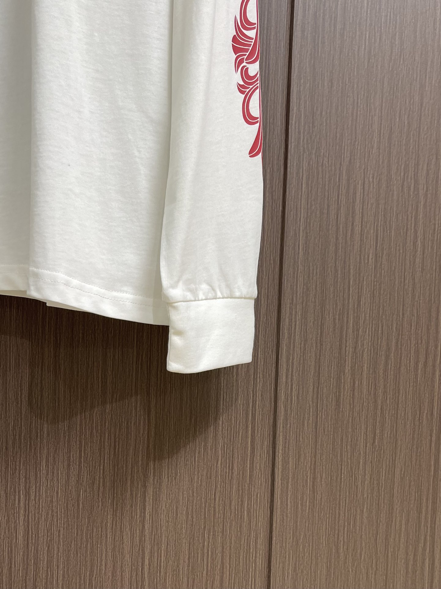 Come hearts CH 克罗心涂鸦字母限定梵文印花长袖T恤，领口袖口高克重螺纹，面料定织定染280