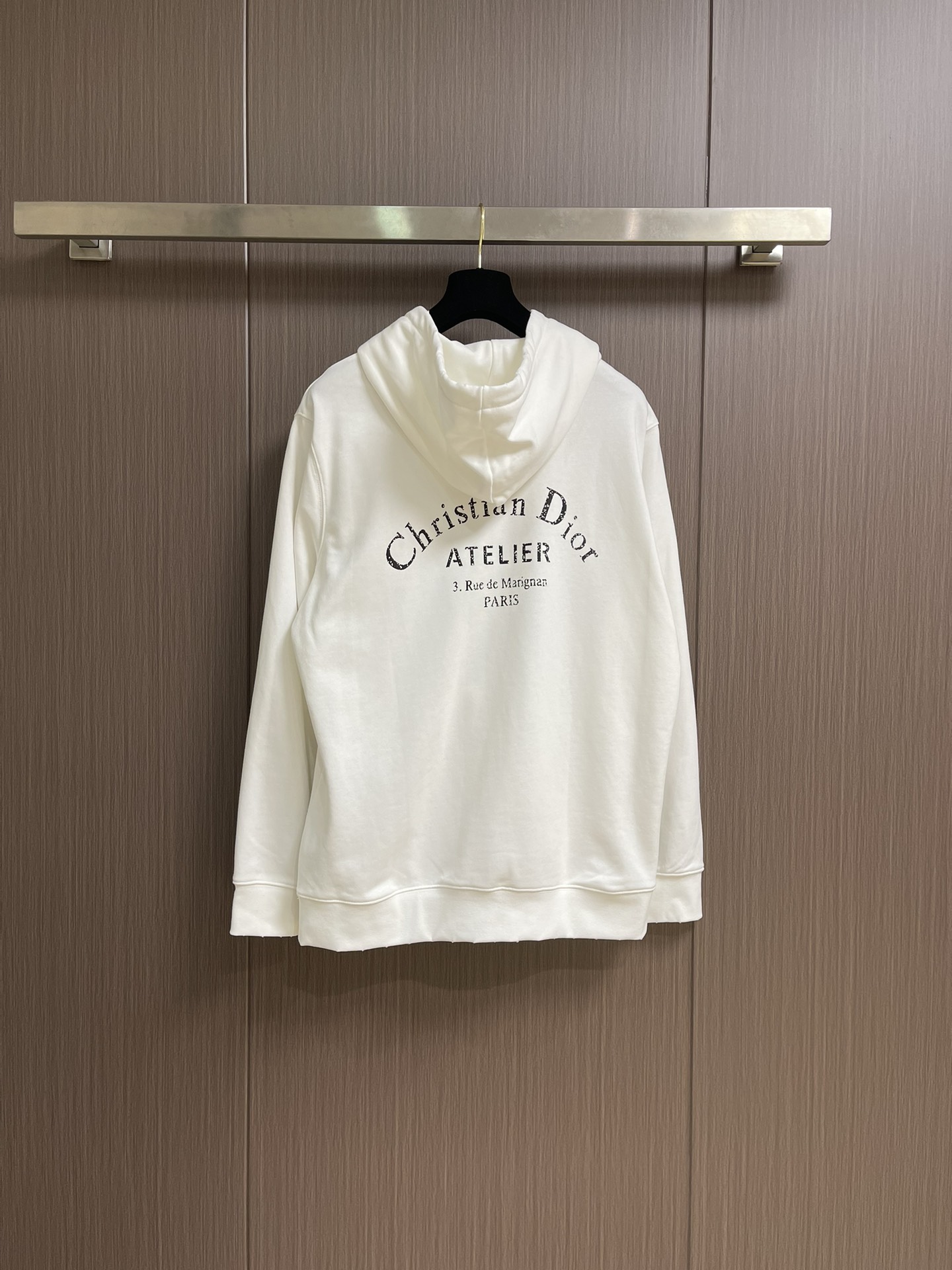 Dior 2025ss字母印花连帽卫衣，棉质起绒鱼鳞底面料、联名系列标志印花、连帽卫衣版型、正面袋鼠式口