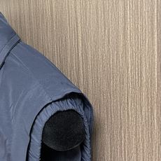 lP🆕 Loro Piana 双面穿无袖马甲外套,没有浮夸缀饰,唯有百年工艺沉淀的剪裁,贴合身体每一寸舒 lP🆕 Loro Piana 双面穿无袖马甲外套,没有浮夸缀饰,唯有百年工艺沉淀的剪裁,贴合身体每一寸舒