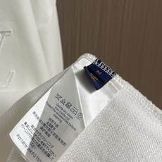 LV 2025Ss秋冬新款圆领卫衣,精美工艺圆领款,特制纯棉400克面料升级水洗大毛圈、柔软贴身科技面料 LV 2025Ss秋冬新款圆领卫衣,精美工艺圆领款,特制纯棉400克面料升级水洗大毛圈、柔软贴身科技面料