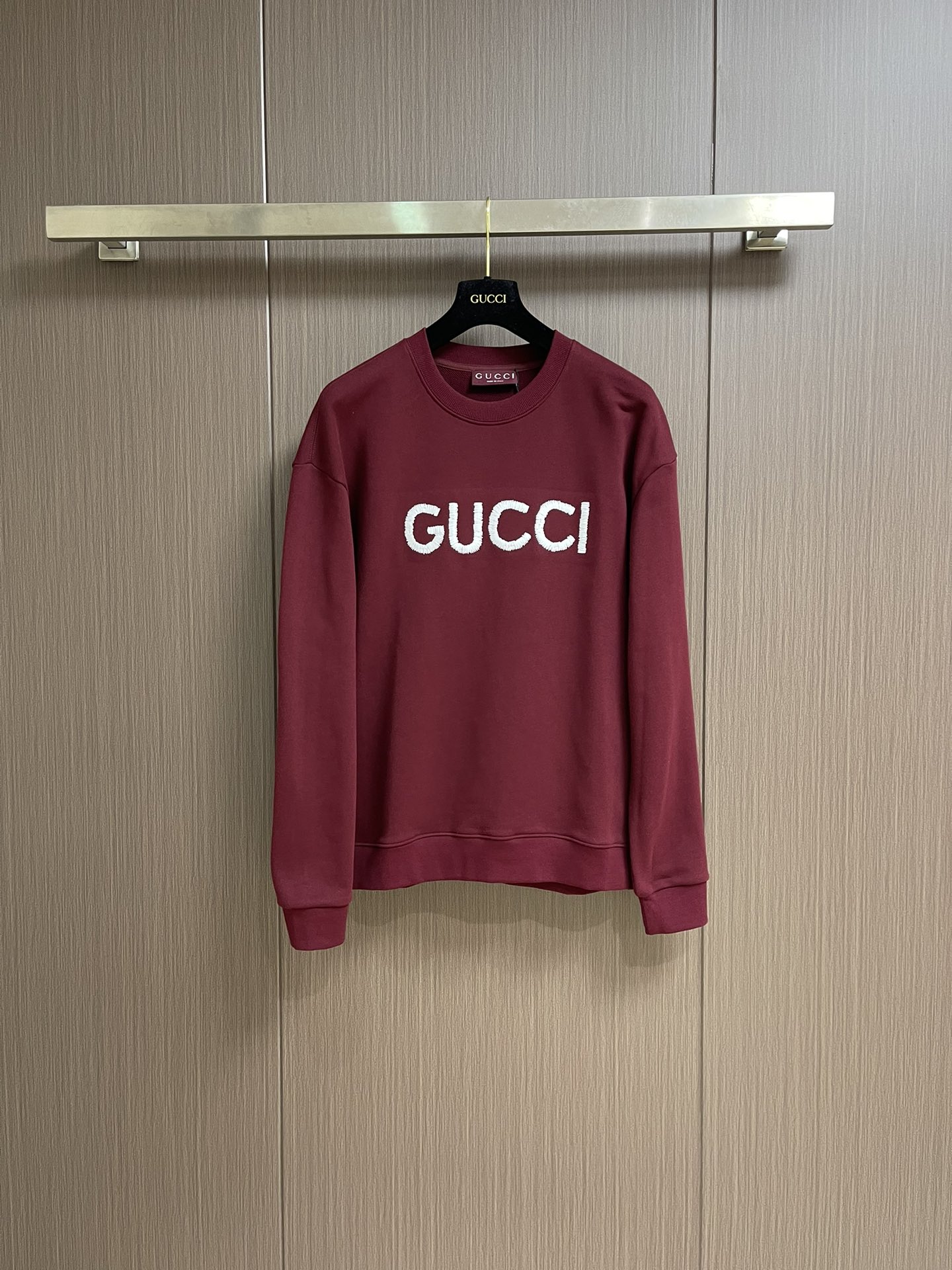 NO:525804,GUCCI 2025ss new classic simple contrasting color chest heavy industry embroidered pure cotton round neck sweatshirt, consistent style, classic red and white contrasting color, ten thousand needle embroidery, so that the fine display pattern can be flawlessly expressed, breathable and light, the fabric is washed with 480 grams of pure cotton water pure cotton fabric. Size S-XL S bust 110cm 68cm 50cm 50cm 8 size M bust 114cm 80cm 80cm 80cm 80cm 80cm 80cm 80cm 80cm 80cm 80cm 80cm 80cm 80cm 80cm 80cm 80cm 80cm 80cm 80cm 80cm 80cm 80cm 80cm 80cm 80cm 80cm 80cm 80cm 80cm 80cm 80cm 80cm 80cm 80cm 80cm 80cm 80cm 80cm 80cm 80cm 80cm 80cm 80cm 80cm 80cm 80cm 80cm 80cm 80cm 80cm 80cm 80cm 80cm 80cm 80cm 80cm 80cm 80cm 80cm 80cm 80cm 80cm 80cm 80cm 80cm 80cm 80cm 80cm 80cm 80cm 80cm 80cm 80cm 80cm 80cm 80cm 80cm 80cm 80cm 80cm 80cm 80cm 80cm 80cm 80cm 80cm 80cm 80cm 80cm 80cm 80cm 80cm 80cm 80cm 80cm 80cm19860909GUCCI 2025ss新款经典简约撞色胸前重工刺绣纯棉圆领卫衣,一贯风格,经典红白撞色,万针刺绣,使精细的陈列图案能完美无瑕的表现出来,透气,轻盈,面料用480克纯棉水洗纯棉面料.尺码S-XL S码胸围110cm 衣长68cm 肩宽50cm M码胸围114cm 衣长70cm 肩宽52cm L码胸围118cm 衣长72cm 肩宽54cm XL码胸围122cm 衣长74cm 肩宽56cm,,gucci,hoodie,sweatshirts,alexander wang,Men's clothing