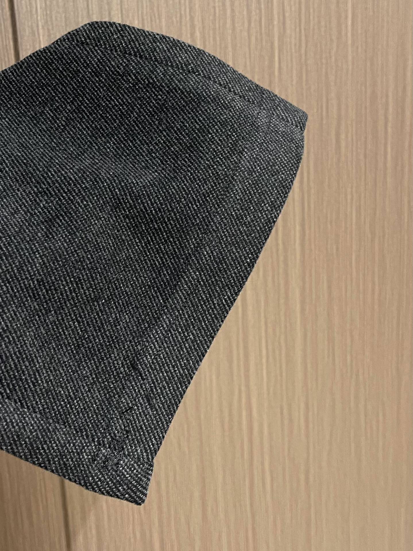 lP🆕 LoroPiana 2025SS秋冬新款男士休闲裤,高端品质之选,一款松紧腰抽绳休闲兼备的百搭裤
