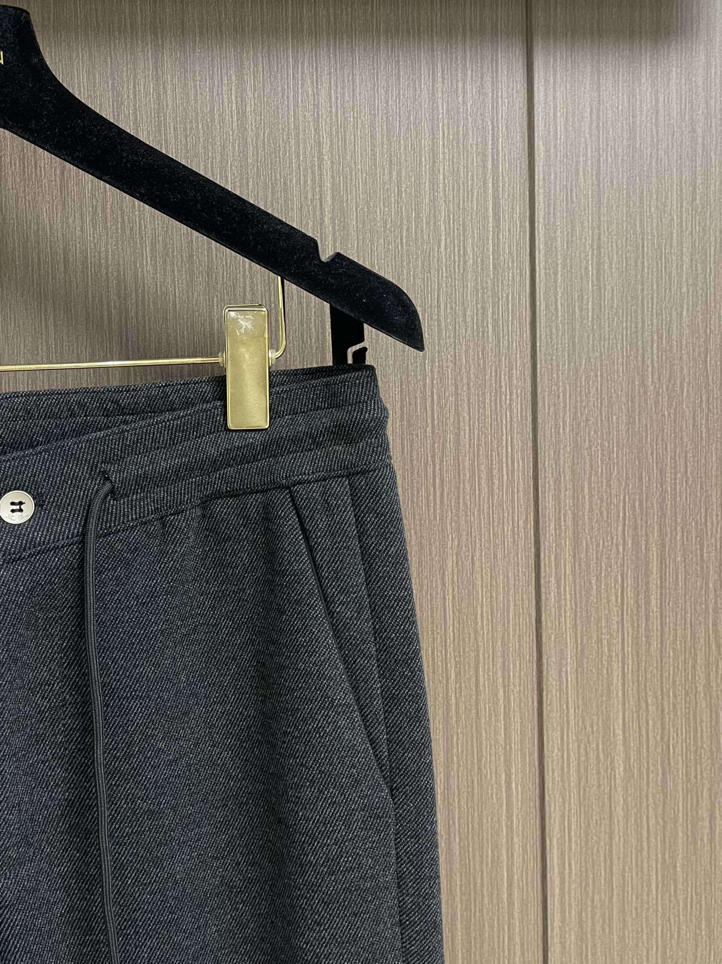 lP🆕 LoroPiana 2025SS秋冬新款男士休闲裤,高端品质之选,一款松紧腰抽绳休闲兼备的百搭裤