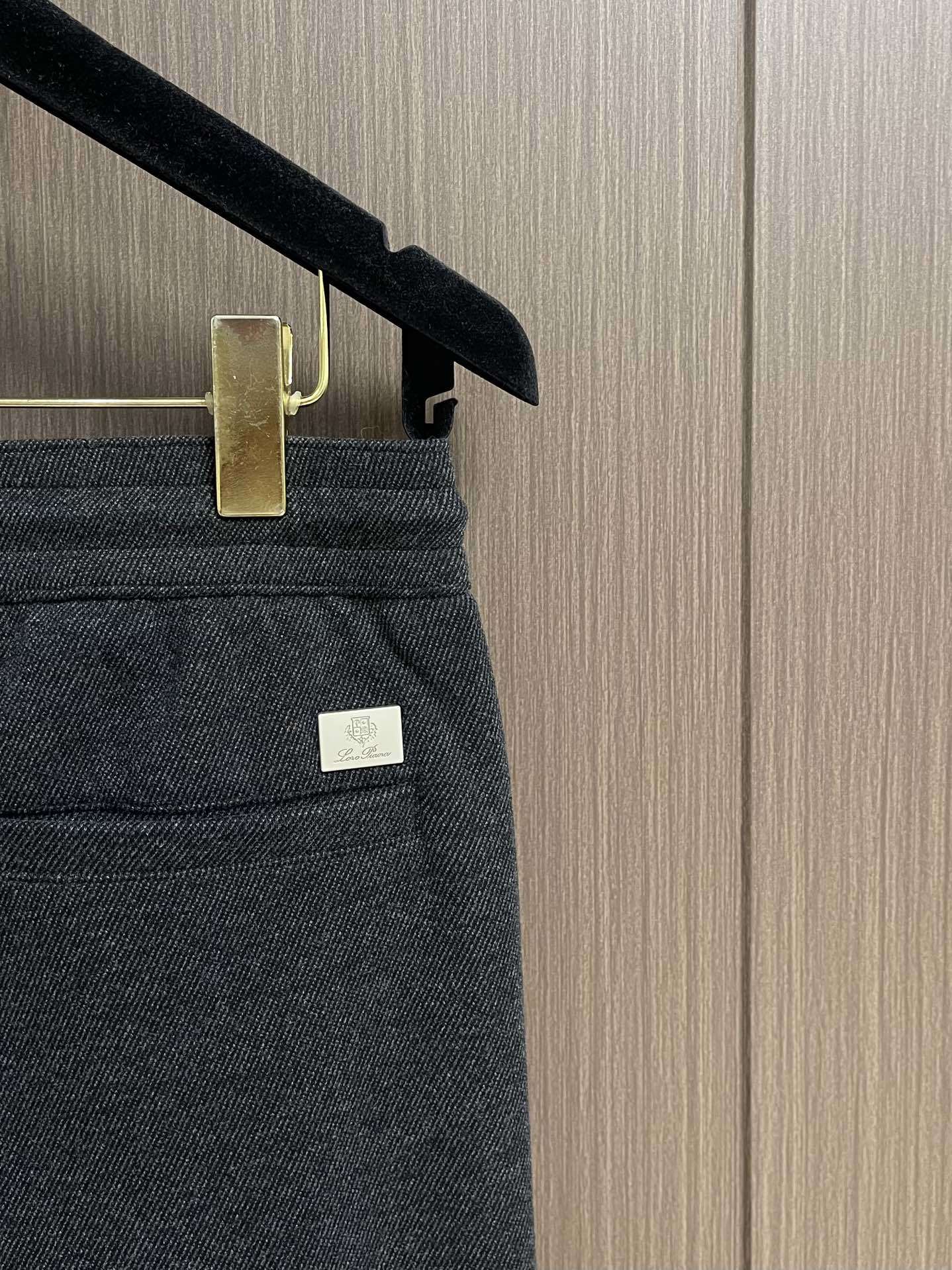 lP🆕 LoroPiana 2025SS秋冬新款男士休闲裤,高端品质之选,一款松紧腰抽绳休闲兼备的百搭裤