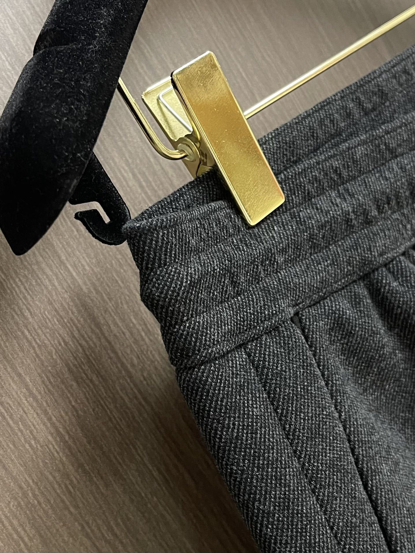 lP🆕 LoroPiana 2025SS秋冬新款男士休闲裤,高端品质之选,一款松紧腰抽绳休闲兼备的百搭裤