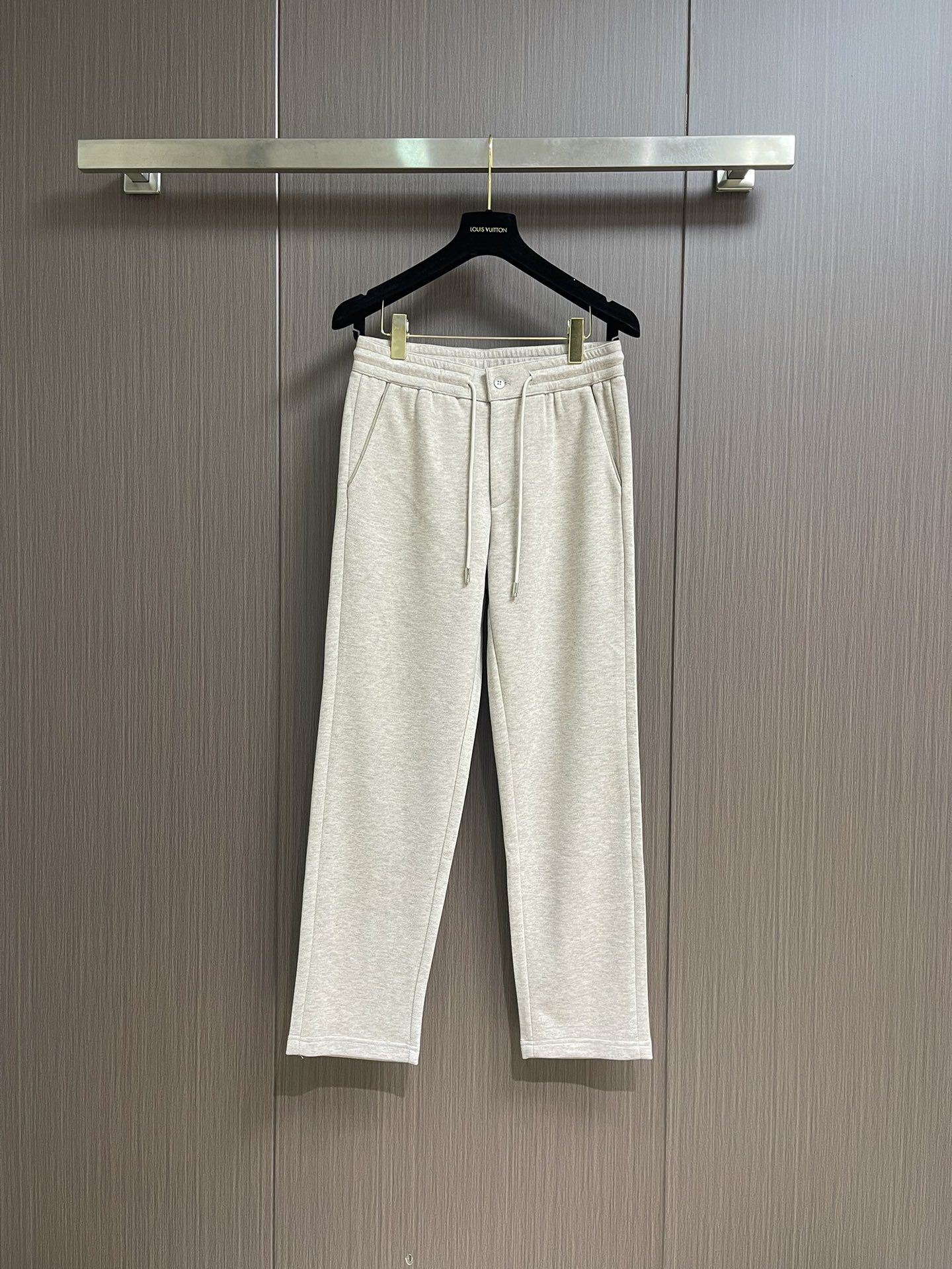 lP🆕 LoroPiana 2025SS秋冬新款男士休闲裤,高端品质之选,一款松紧腰抽绳休闲兼备的百搭裤