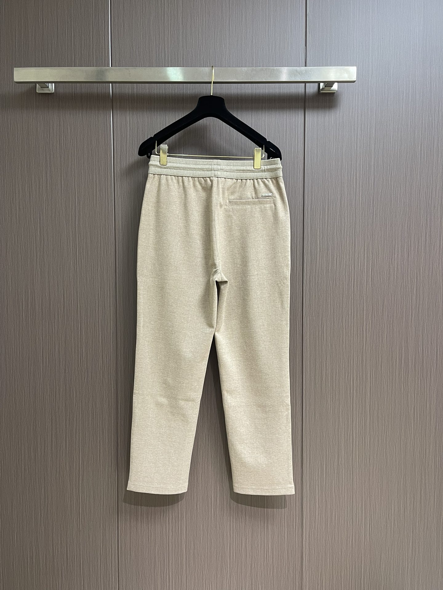 lP🆕 LoroPiana 2025ss早春新品休闲裤，休闲裤作为随时随地男人都能穿搭的时尚单品，简洁的