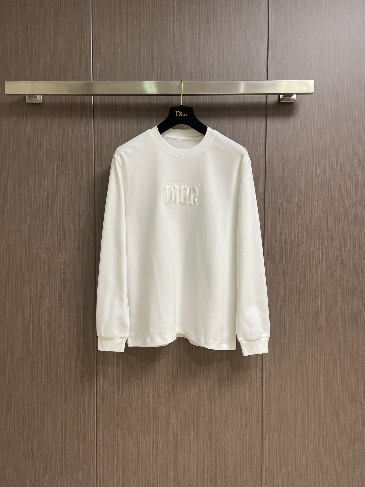 NO:548546,Dior 2025ss autumn and winter new long-sleeved T-shirt, classic logo design, versatile custom fabric, soft and delicate, comfortable and breathable, extremely skin-friendly, men's wardrobe is indispensable for basic styles. It is a low-key design. Must-have, size M-5XL, dior,tees, t-shirt, alexander wang19860909Dior 2025ss秋冬新品长袖T恤,经典Logo设计,百搭款定制面料,柔软细腻 舒适透气,亲肤感极高,男人的衣柜都少不了基础款 是低调的设计 必备款,尺码M-5XL,,dior,tees，t-shirt,alexander wang,Men's clothing