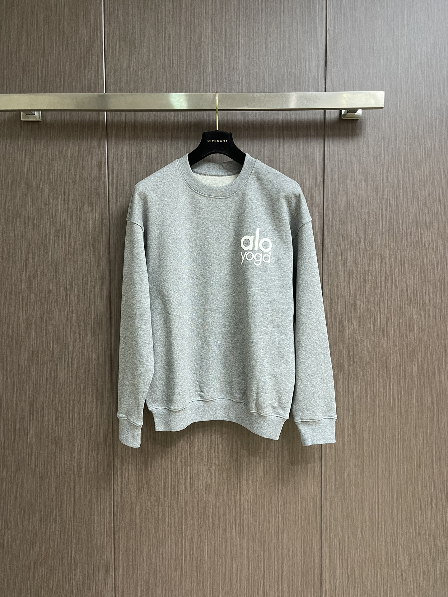 NO:525828,ALO 2025ss autumn new logo printed round neck sweatshirt, using exclusive custom 480g original double-strand double-yarn pure cotton fabric, fixed weaving and dyeing in the same tank without color difference ribs, customized auxiliary materials, complete three standards, Oversize loose style, fine workmanship and high elasticity without deformation, same style for men and women, size S-XXL, versace, hoodie, sweatshirts, alexander wang19860909ALO 2025ss秋季新款logo印花圆领卫衣,采用独家定制480g原版双股双纱纯棉面料,定织定染同缸无色差罗纹,定制辅料,三标齐全,Oversize宽松版型,做工精细高弹不变形,男女同款,尺码S-XXL,,versace,hoodie,sweatshirts,alexander wang,Men's clothing