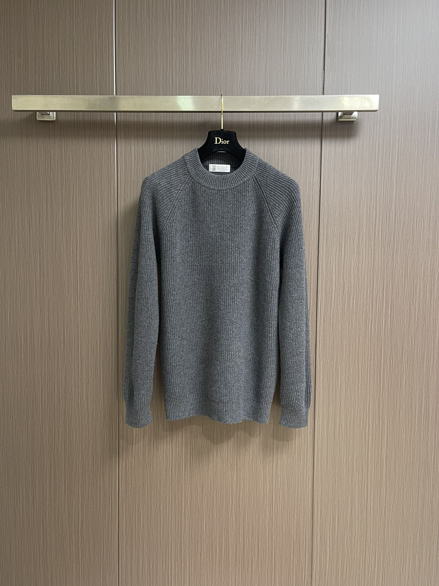 NO:524775,BrunelloCucinelliBrunello.  Cucinelli BC 2025ss autumn and winter new yak velvet knitted sweater, American classic design, basic colors can't go wrong without any mistakes. This basic style is the key point. It looks good in single layering, beautiful and more durable. Fall and winter layering is super high-end, daily casual and versatile. Size M-3XL, brunello cucinelli, sweaters, alexander wang19860909BrunelloCucinelli布鲁内洛．库奇内利 BC 2025ss秋冬新品牦牛绒针织毛衣,美式穿搭经典设计 基础色随意搭配都不会出错 这种基础款版型是重点 单穿叠穿都好看 美观的同时更经久耐穿 秋冬叠穿超高级,日常休闲百搭.尺码M-3XL,,brunello cucinelli,sweaters,alexander wang,Men's clothing