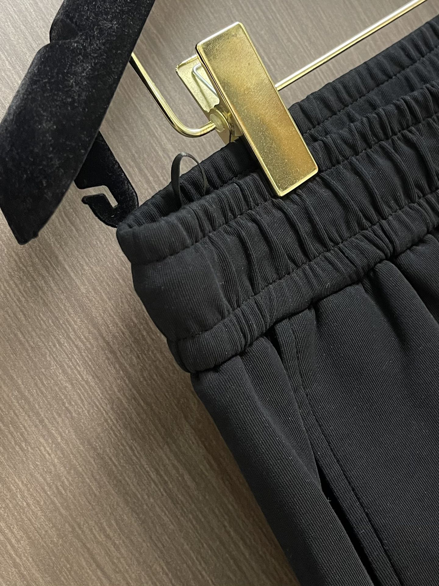 lululemon 2025SS早秋新款长裤 走秀款 今年最新定制面料 直筒裤版型搭配洗水线条设计 非常