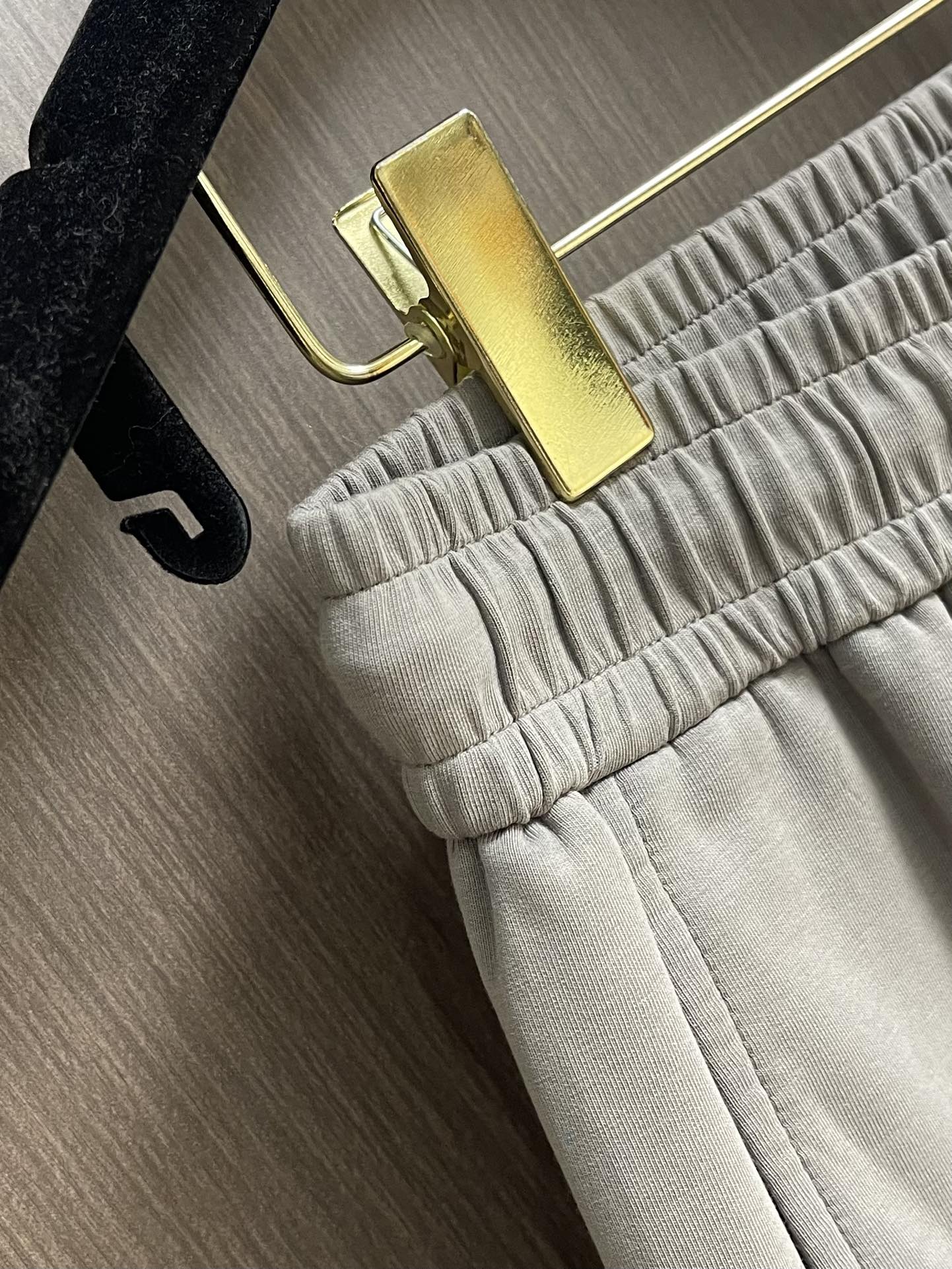 lululemon 2025SS早秋新款长裤 走秀款 今年最新定制面料 直筒裤版型搭配洗水线条设计 非常