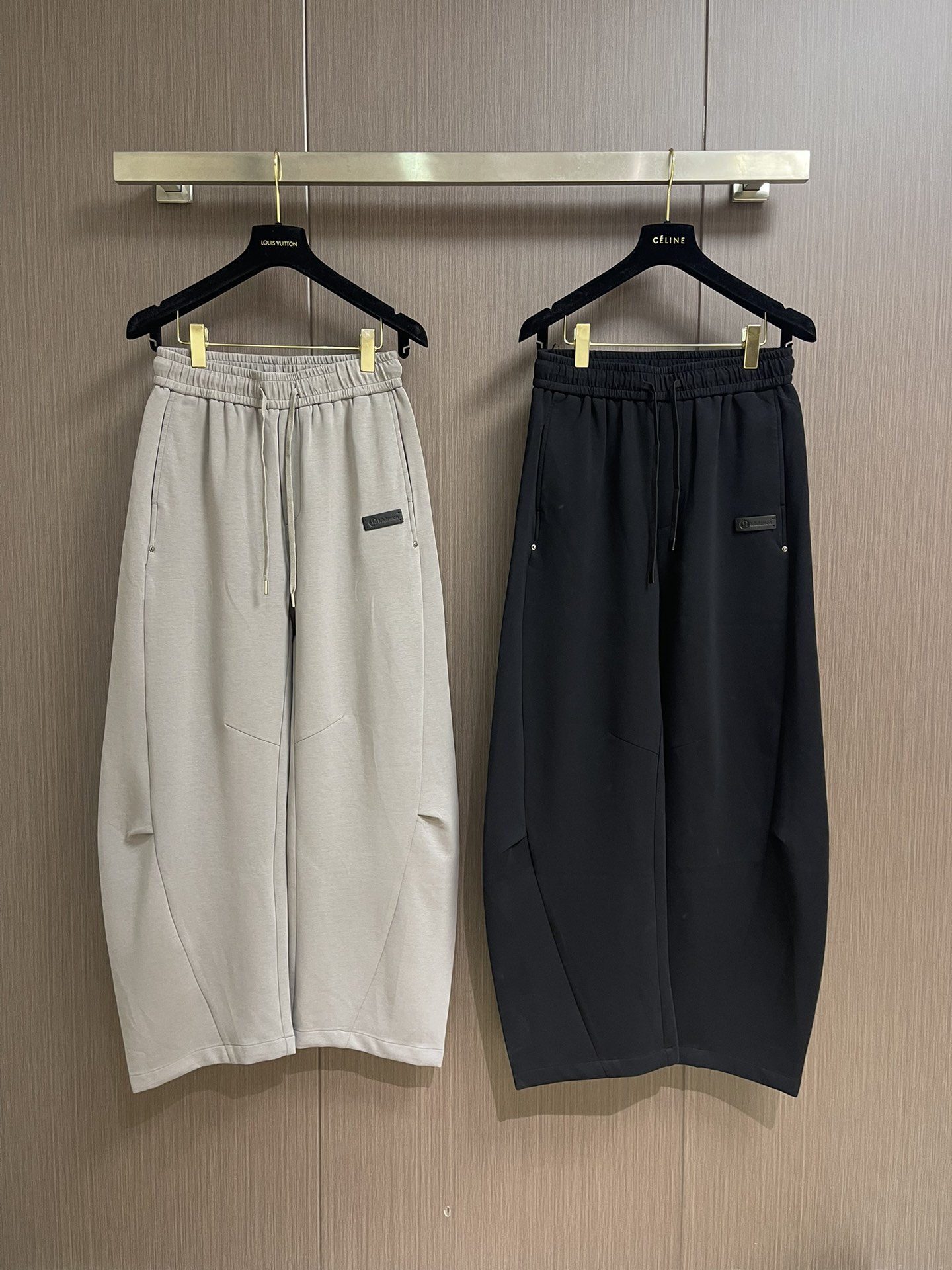 lululemon 2025SS早秋新款长裤 走秀款 今年最新定制面料 直筒裤版型搭配洗水线条设计 非常