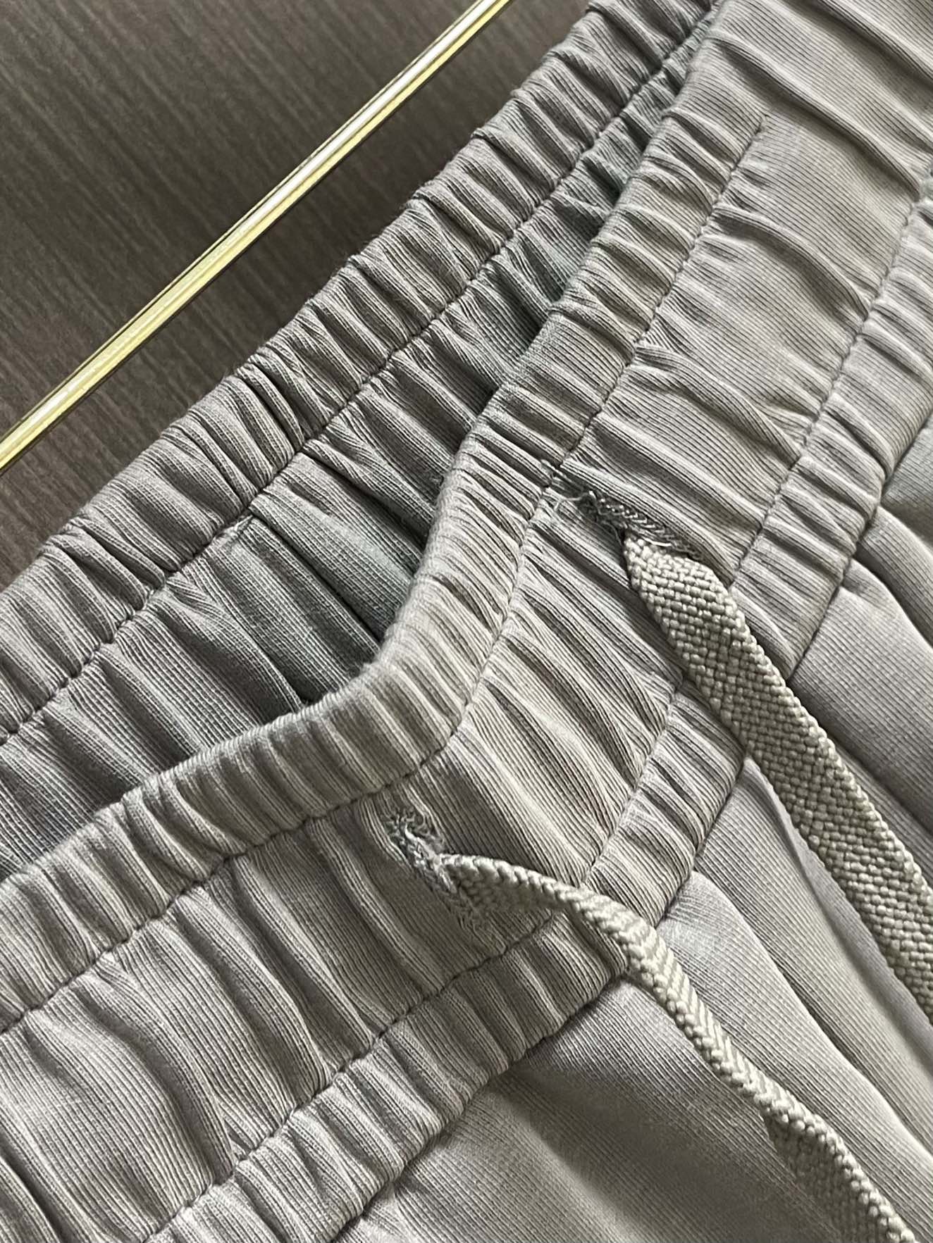 lululemon 2025SS早秋新款长裤 走秀款 今年最新定制面料 直筒裤版型搭配洗水线条设计 非常