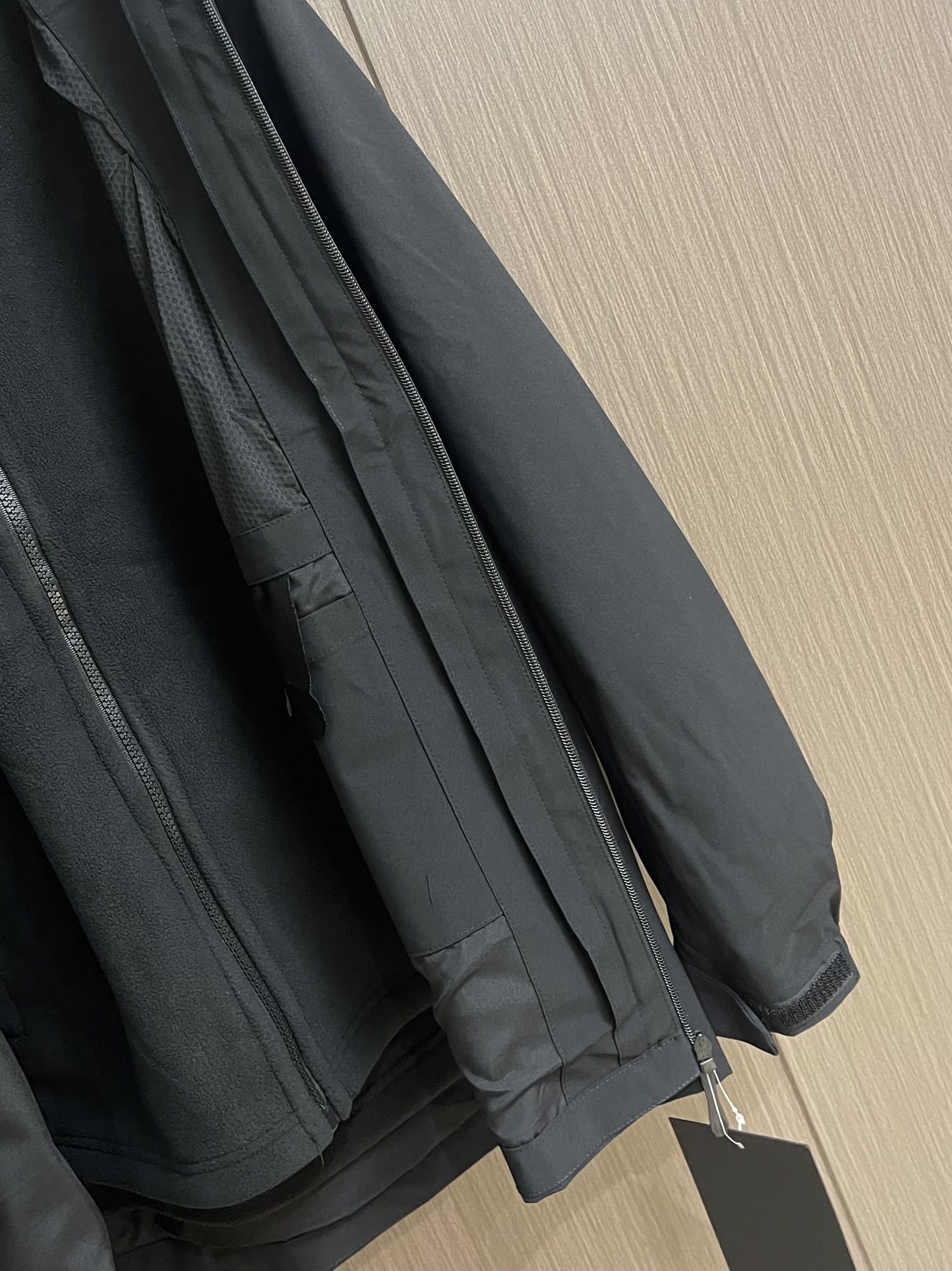 Arcteryx 始祖鸟 beta 防水防风轻量 冲锋衣外套，原版定制外层gore-txe面料，防水防风