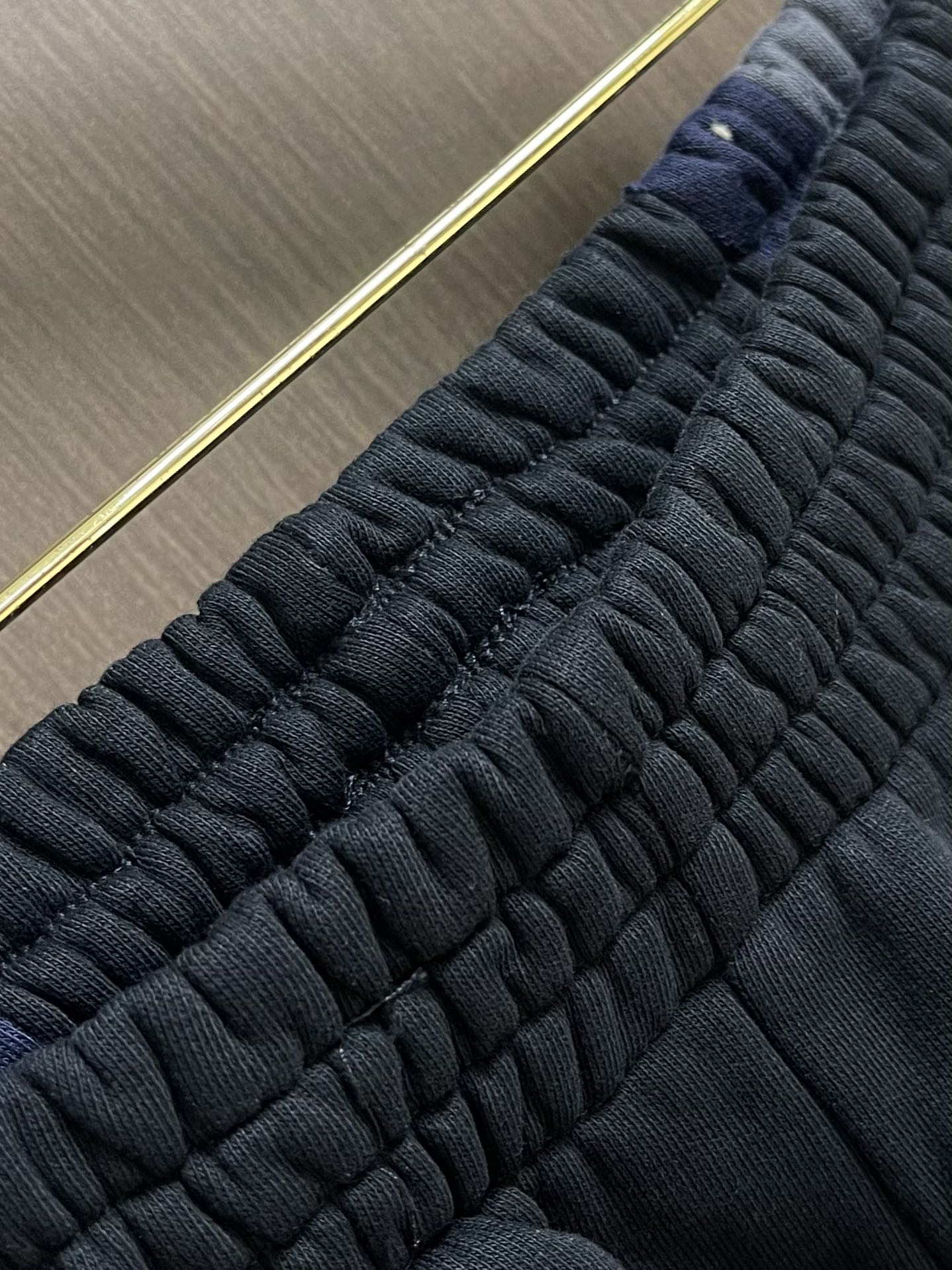 Balenciaga 拼色运动长裤，复古平纹针织面料，拼接间条16S+10S鱼鳞底卫衣面料，搭配同撞色平