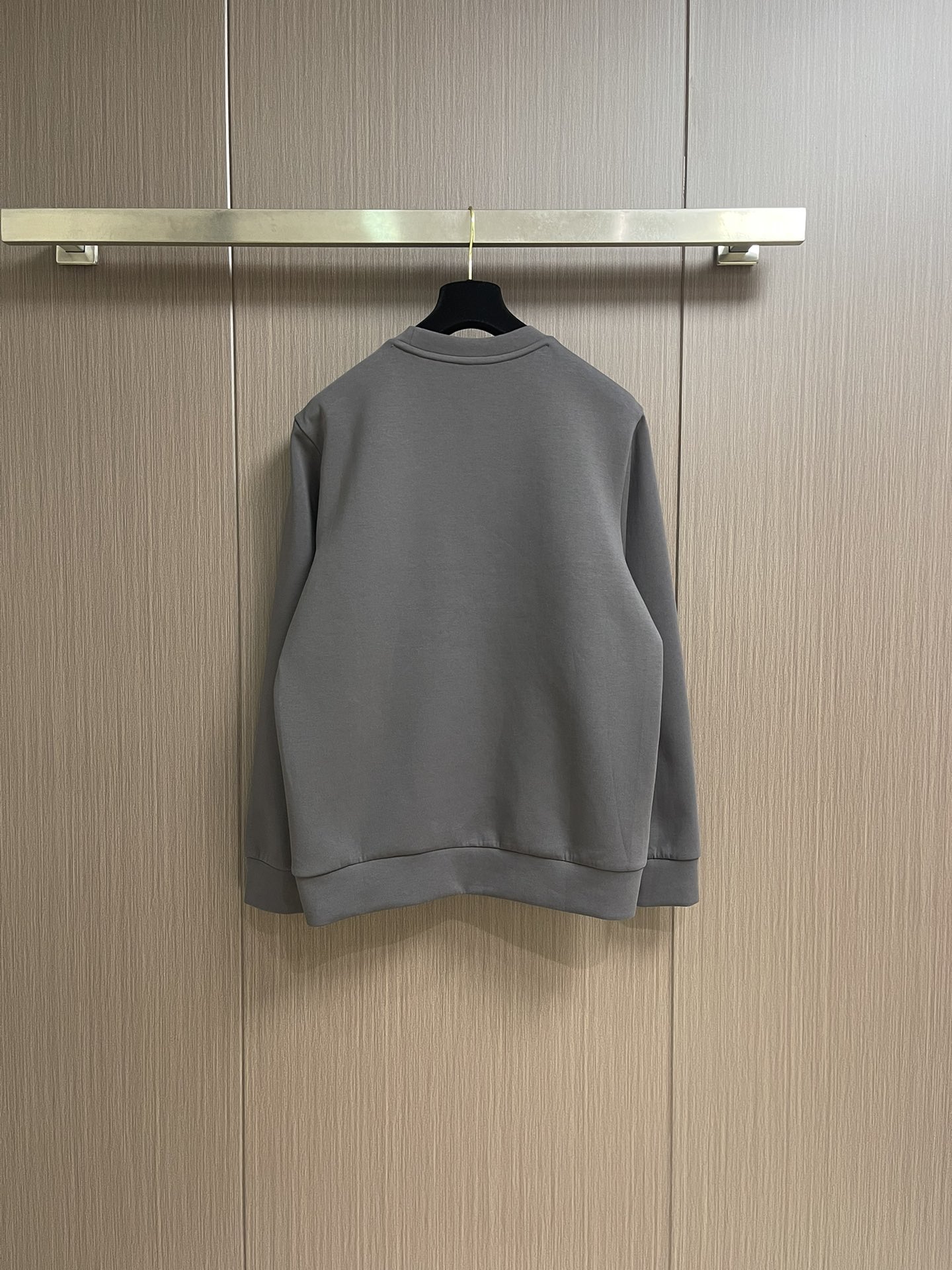 Dior 2025ss字母立体印花圆领卫衣，棉质起绒鱼鳞底面料、立体标志印花、圆领卫衣版型、罗纹底边和袖