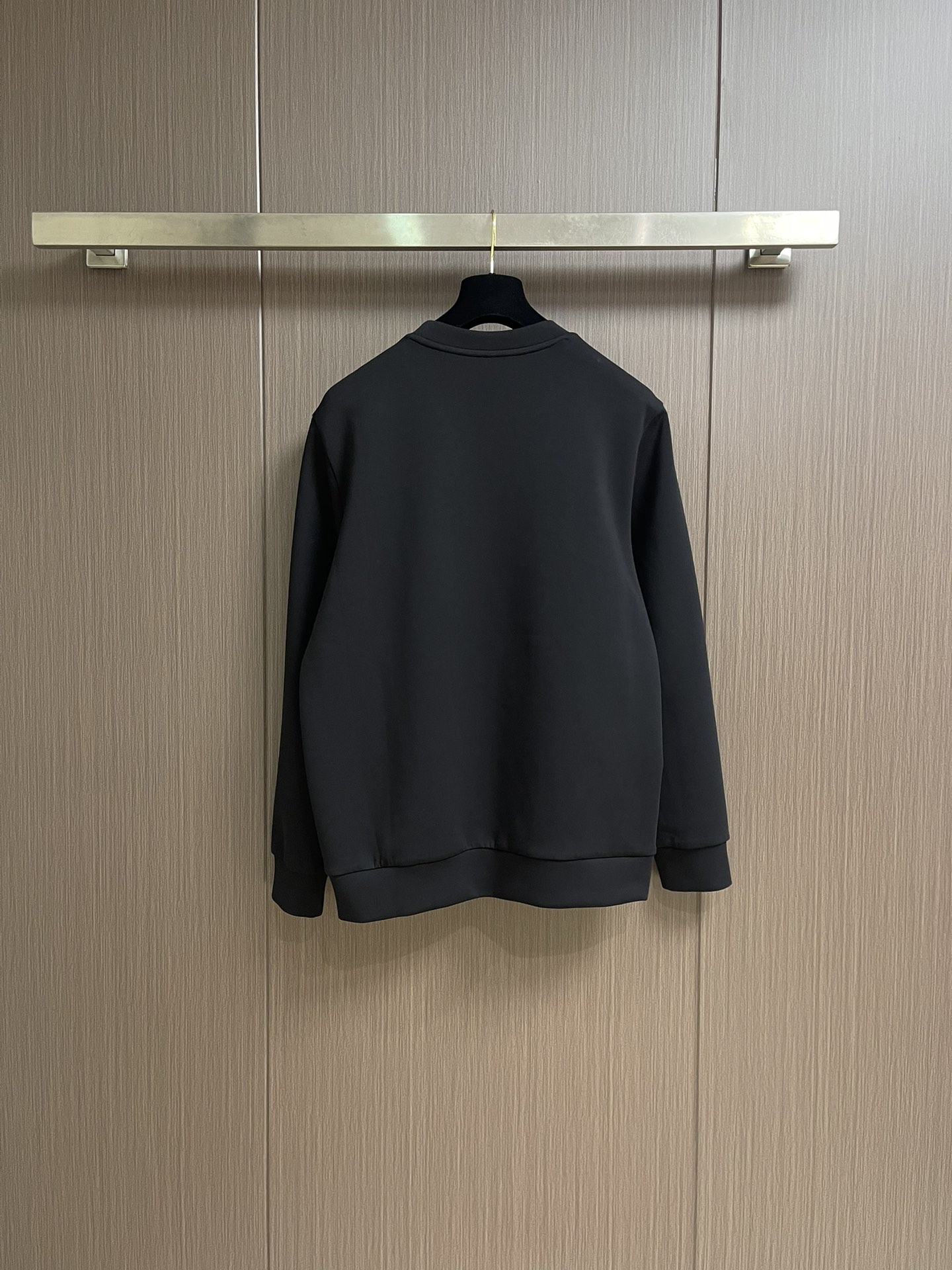 Dior 2025ss字母立体印花圆领卫衣，棉质起绒鱼鳞底面料、立体标志印花、圆领卫衣版型、罗纹底边和袖