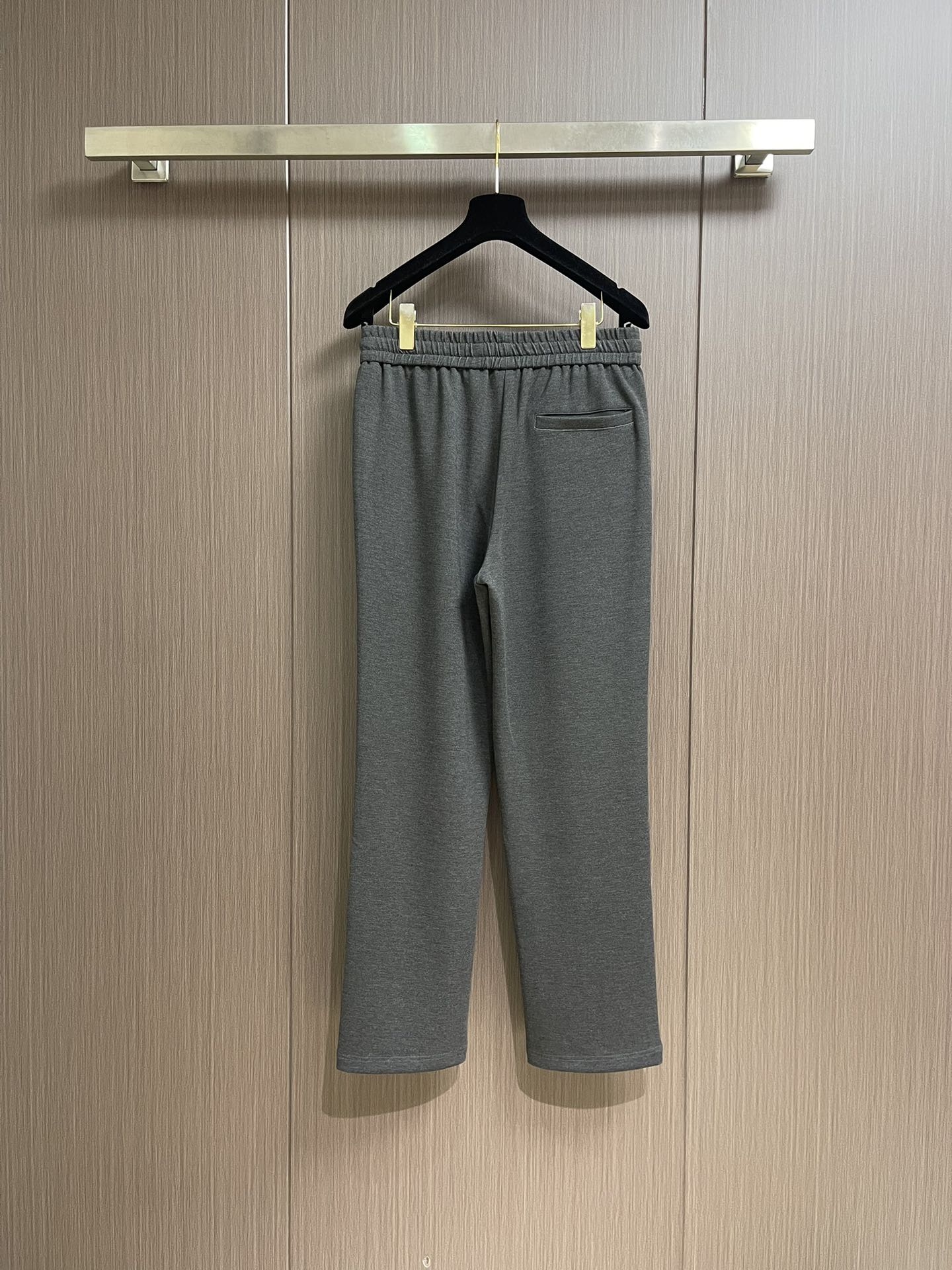 lP🆕 LoroPiana 2025SS 字母刺绣直筒运动裤，混纺面料、三标齐、松紧腰抽绳、合体的裁剪、
