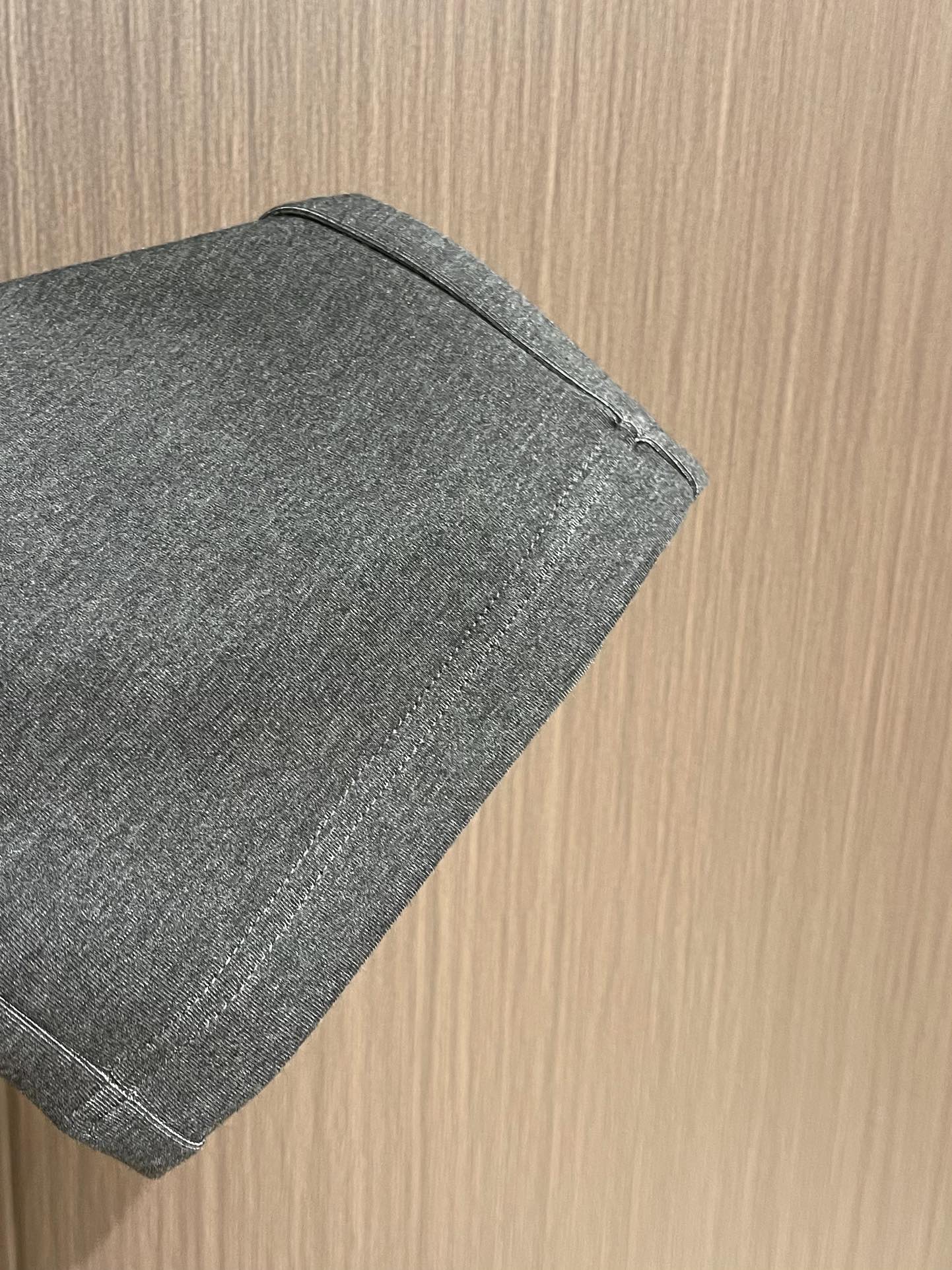 lP🆕 LoroPiana 2025SS 字母刺绣直筒运动裤，混纺面料、三标齐、松紧腰抽绳、合体的裁剪、