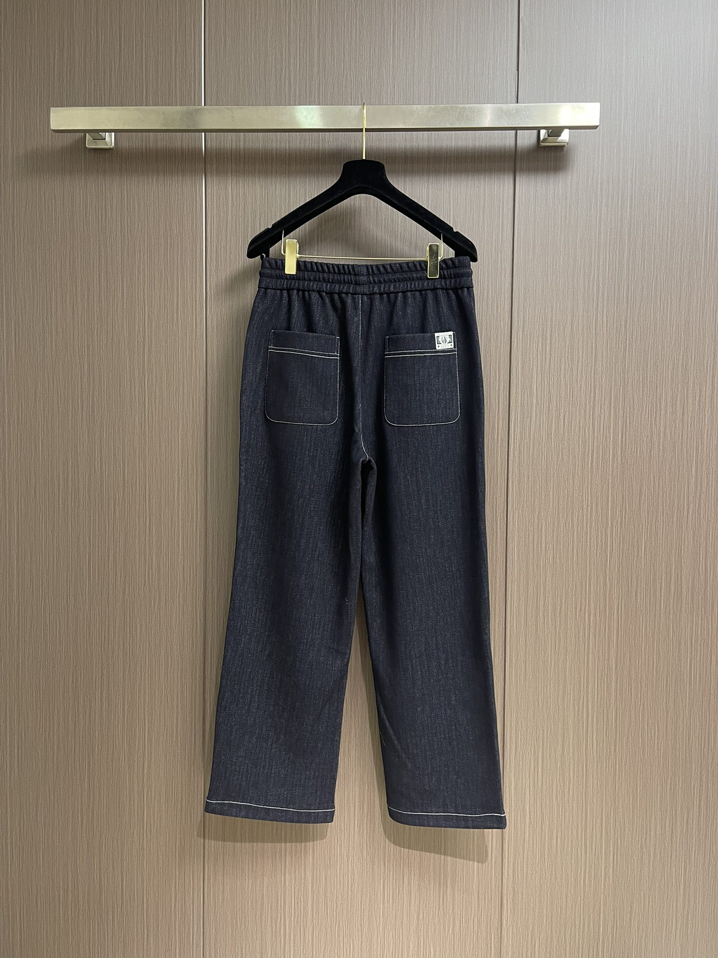 Dior 2025ss 秋冬新款logo字母刺绣洗水造旧磨卫裤，复古洗水造旧工艺 定制面料 直筒设计 剪