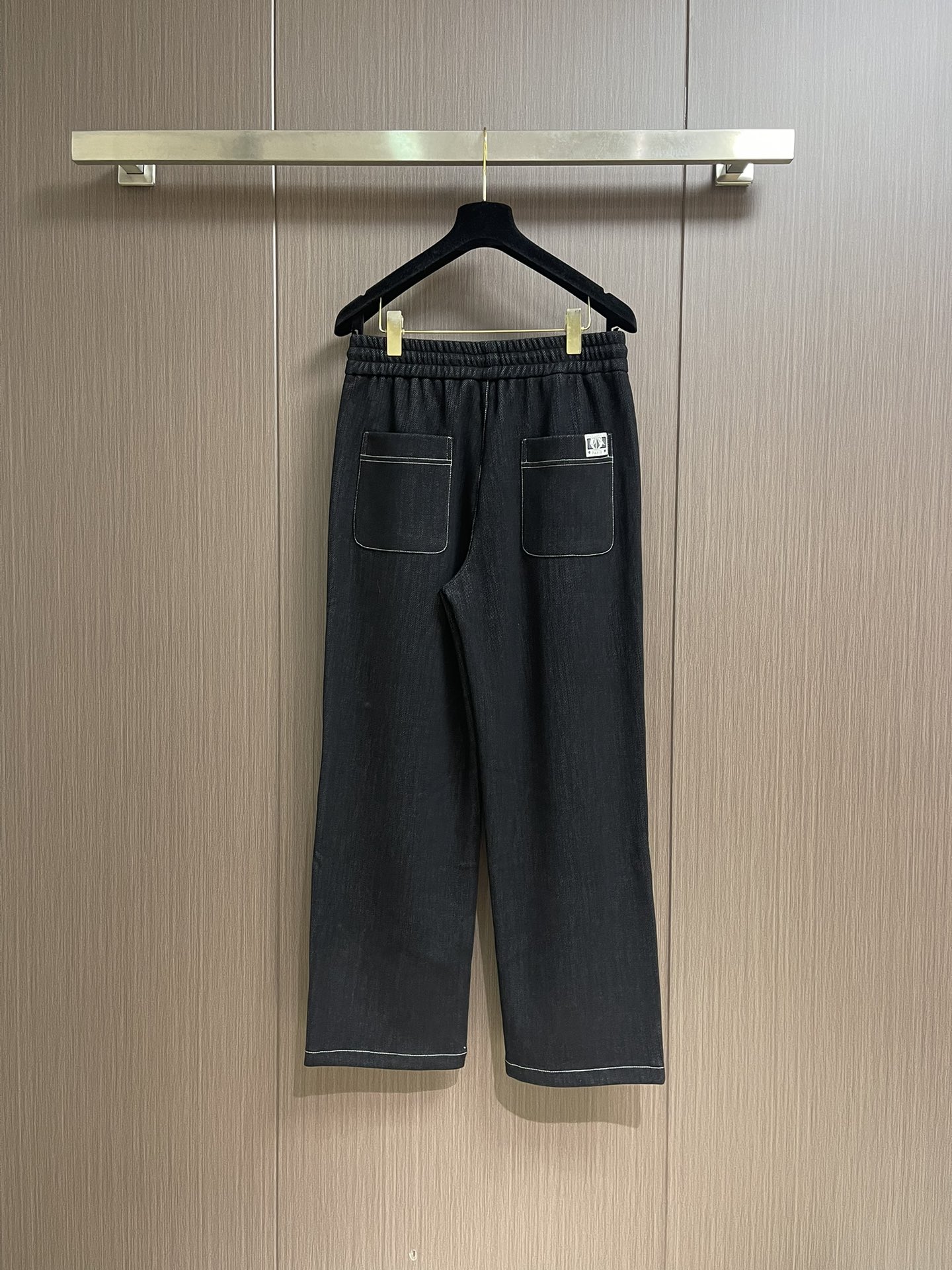 Dior 2025ss 秋冬新款logo字母刺绣洗水造旧磨卫裤，复古洗水造旧工艺 定制面料 直筒设计 剪