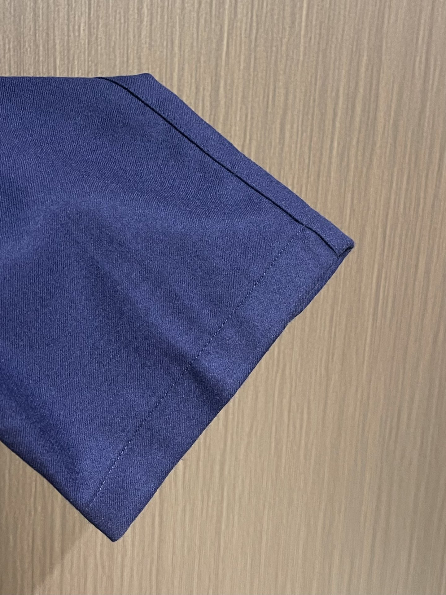 lP🆕 LoroPiana 2025秋冬新款休闲羊毛裤 休闲裤作为随时随地男人都能穿搭的时尚单品，简洁的