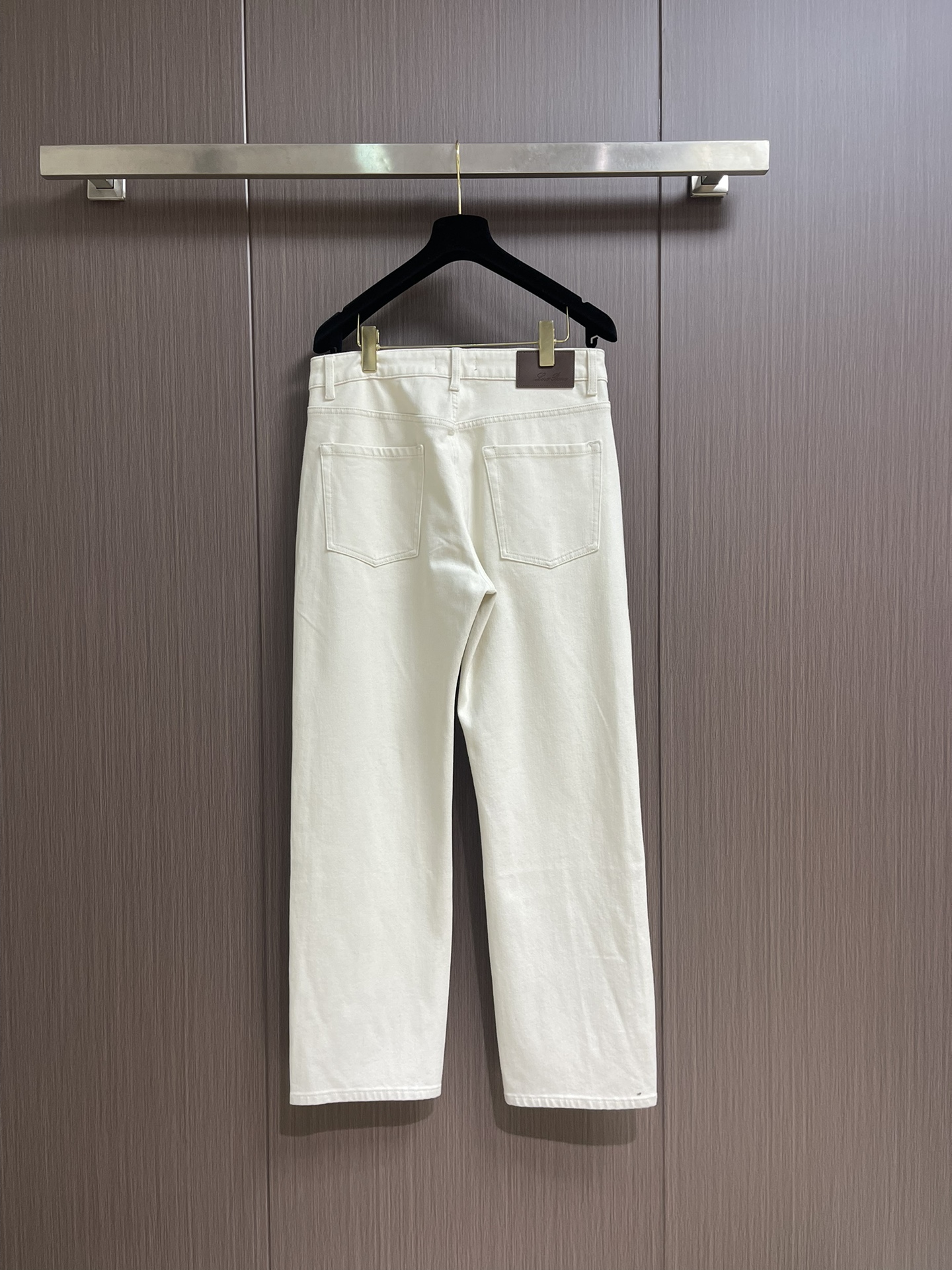 lP🆕 LoroPiana 2025SS秋季新品休闲裤，休闲裤作为随时随地男人都能穿搭的时尚单品，简洁的