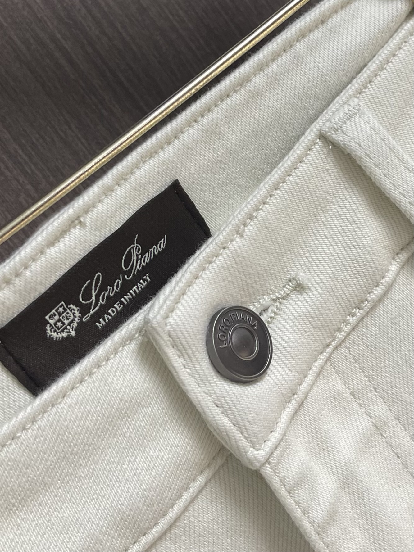 lP🆕 LoroPiana 2025SS秋季新品休闲裤，休闲裤作为随时随地男人都能穿搭的时尚单品，简洁的