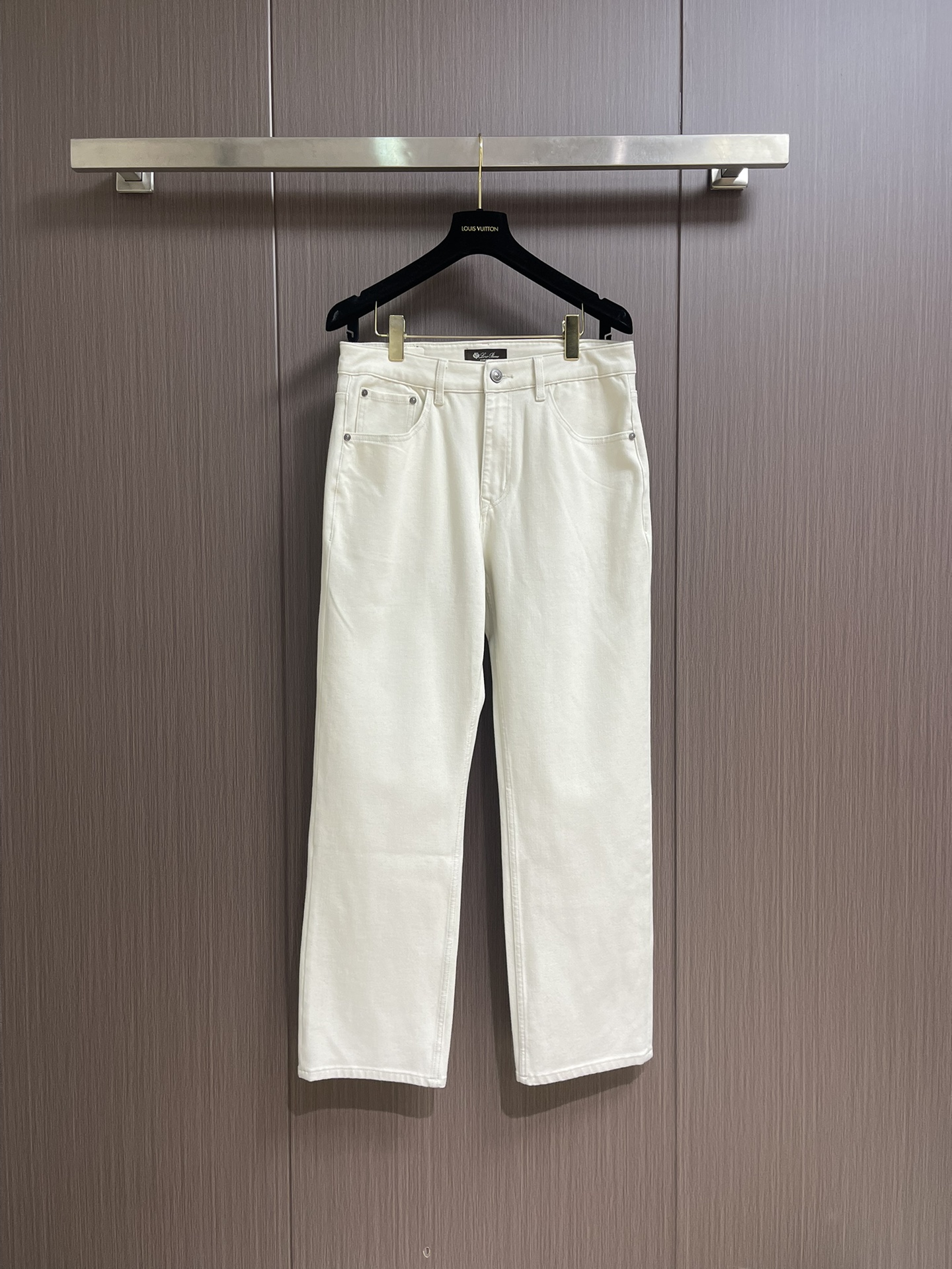 lP🆕 LoroPiana 2025SS秋季新品休闲裤，休闲裤作为随时随地男人都能穿搭的时尚单品，简洁的