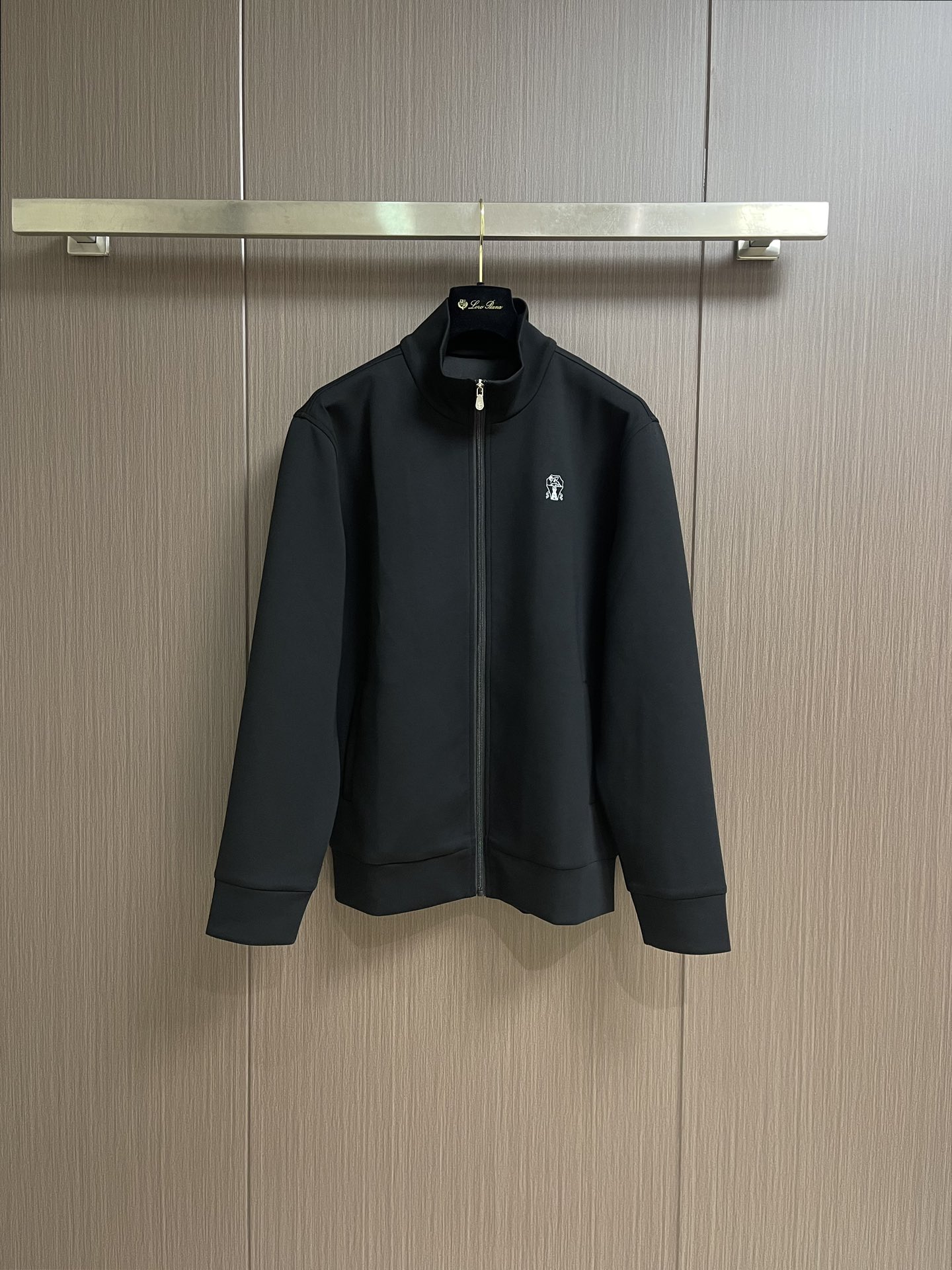 NO:539604,Tops, pants, BC 2025SS autumn and winter new zipper sweatshirt and sweatpants casual set, breathable, comfortable and casual!  Full of high-end feeling!  The details are exquisite and high-end, and the workmanship is impeccable!  The original high-end fabric looks high-end!  The fabric is crisp, wrinkle-resistant and wear-resistant, warm, neat and stylish. Size M-3XL, hoodie, sweatshirts, alexander wang19860909上衣 裤子 BC 2025SS秋冬新款拉链卫衣卫裤休闲套装,透气舒适休闲！高级感满满！细节精致高档,做工无可挑剔！原版高端面料很显高级！面料挺括抗皱耐磨,保暖利落有型.尺码M-3XL,,hoodie,sweatshirts,alexander wang,Men's clothing