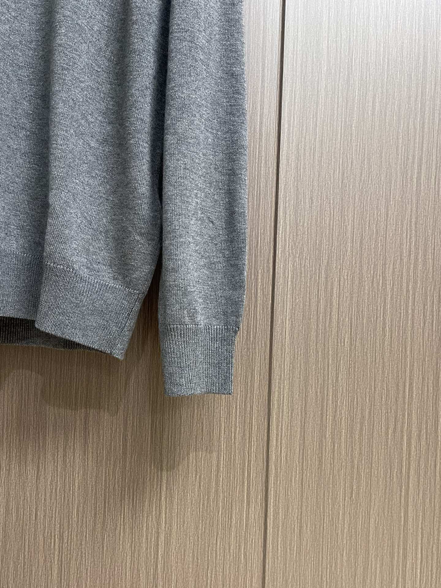 Dior 2025SS早秋新款长袖翻领POLO衫，年年经典百搭款式 合体的版型 三粒扣 袖口脚叉 扣子点