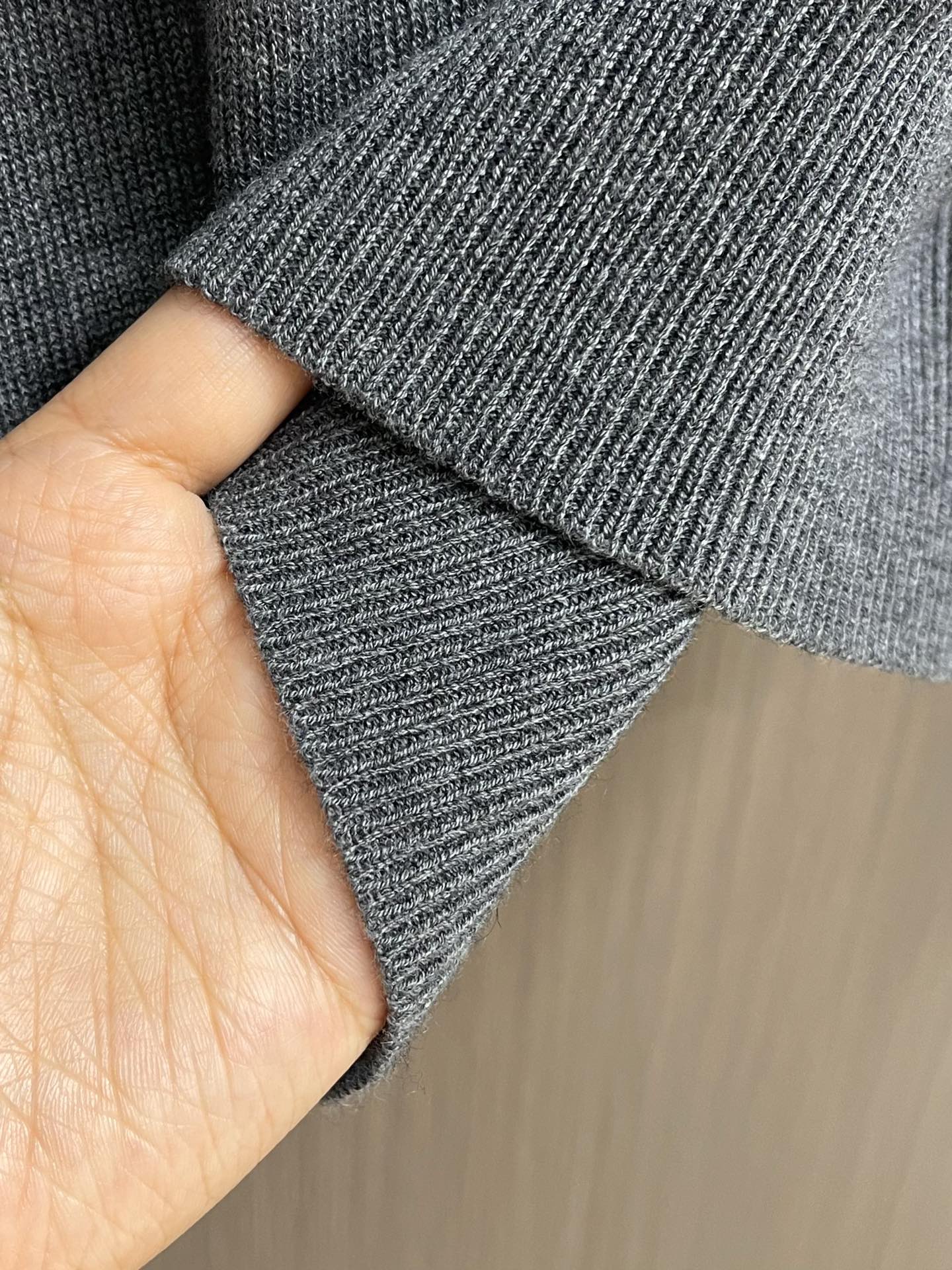 Dior 2025SS早秋新款长袖翻领POLO衫，年年经典百搭款式 合体的版型 三粒扣 袖口脚叉 扣子点