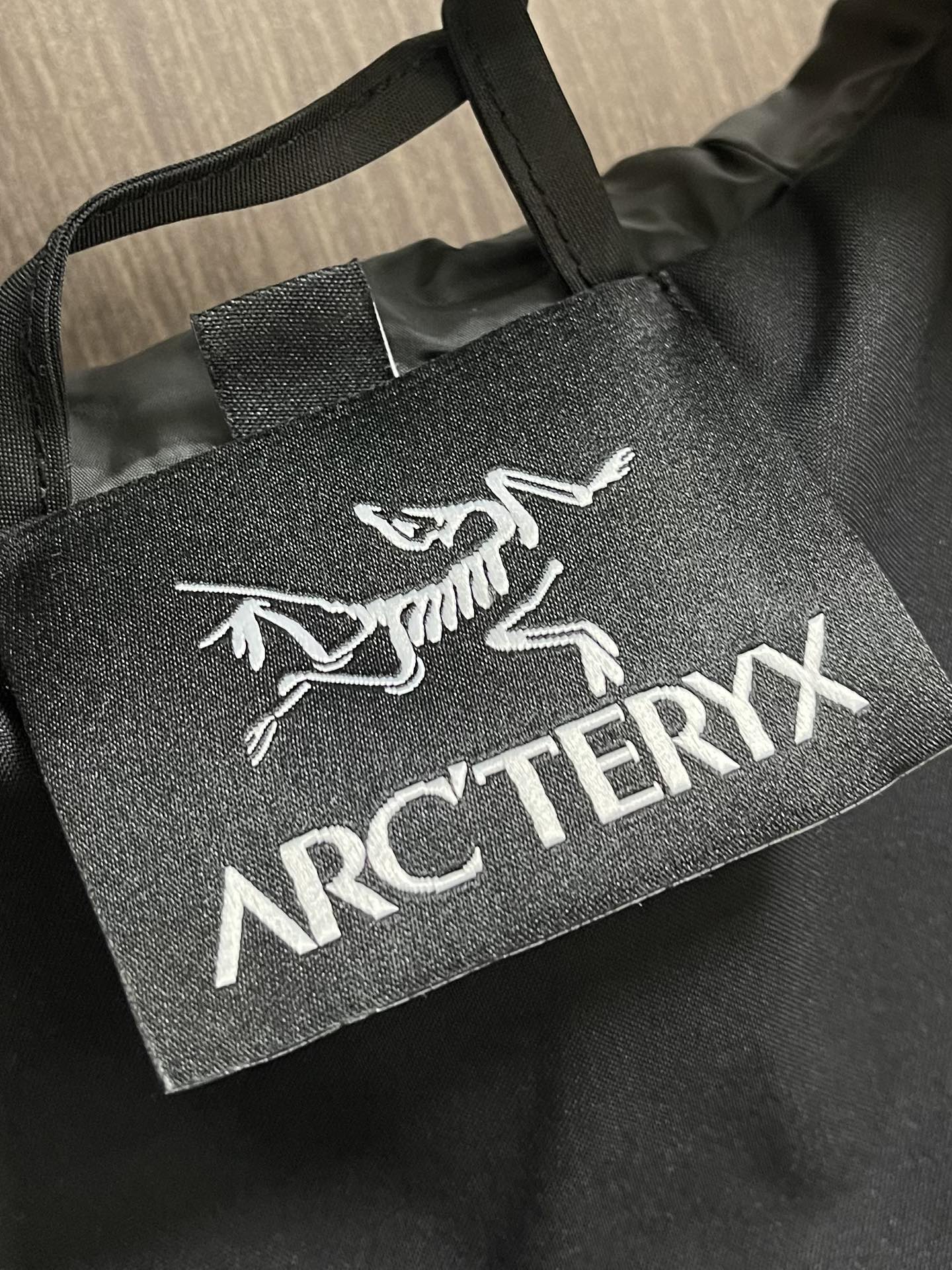 arcteryx 始祖鸟 2025ss早秋新款拼接连帽外套，户外必入款，日常休闲户外运动跑步，注重行动上