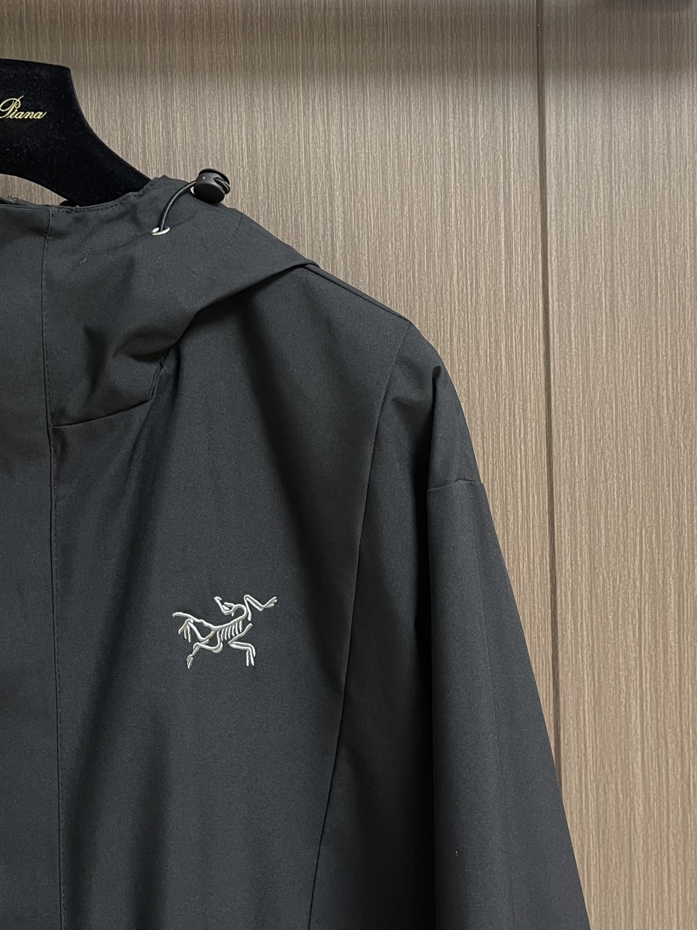 arcteryx 始祖鸟 2025ss早秋新款拼接连帽外套，户外必入款，日常休闲户外运动跑步，注重行动上